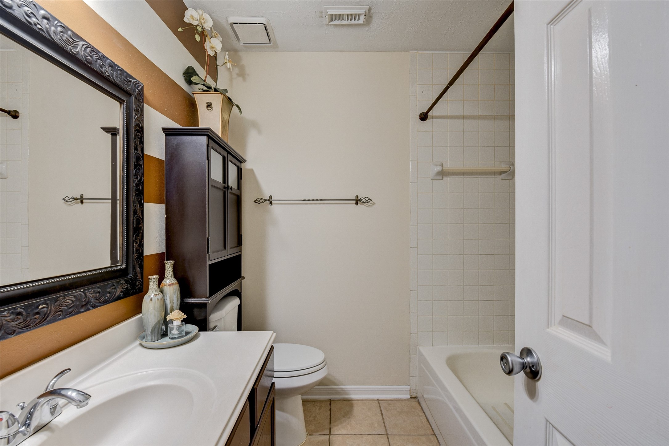 6123 Old Farmhouse Lane Property Photo 17