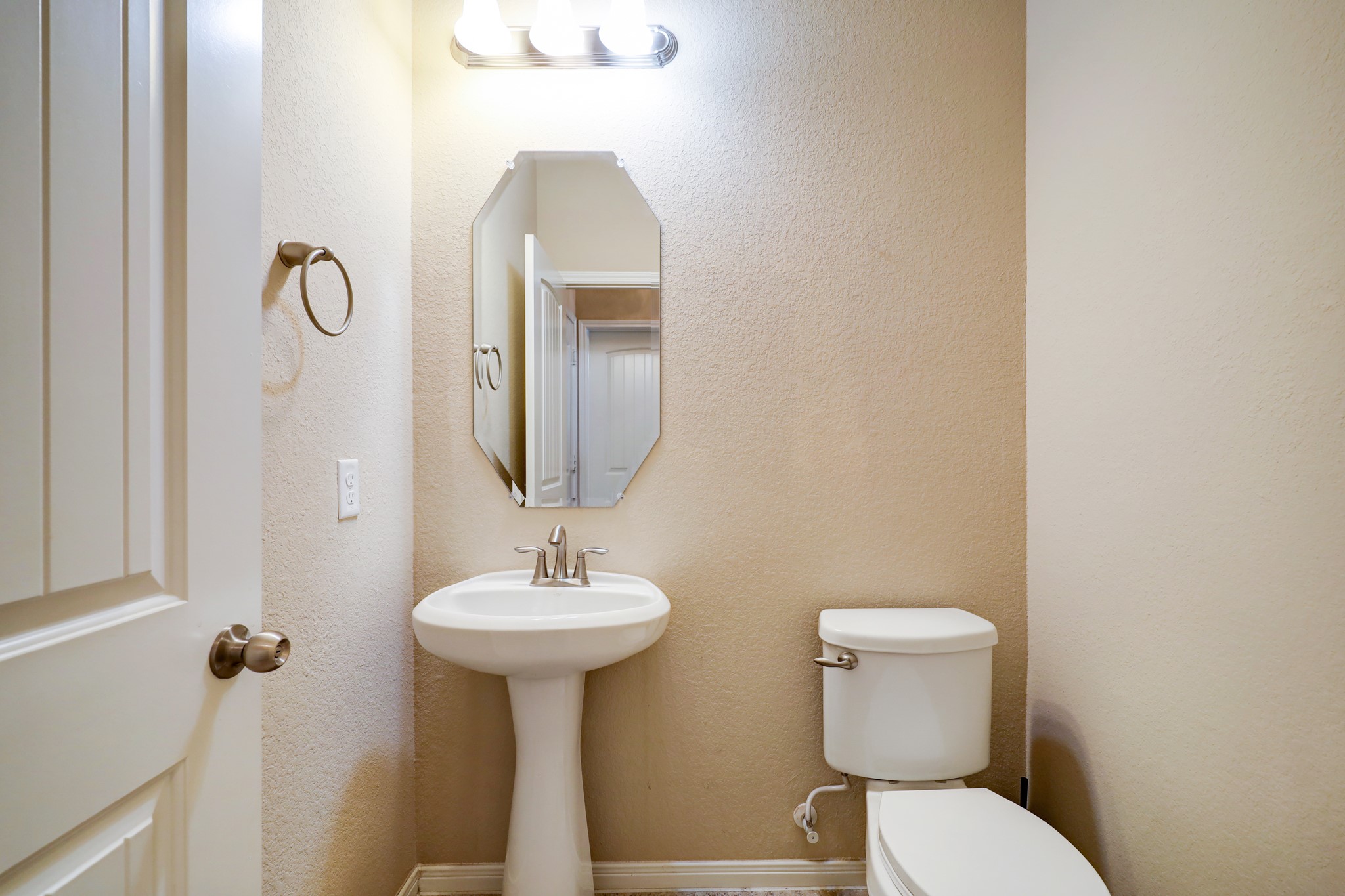 13710 Culloden Court Property Photo 17