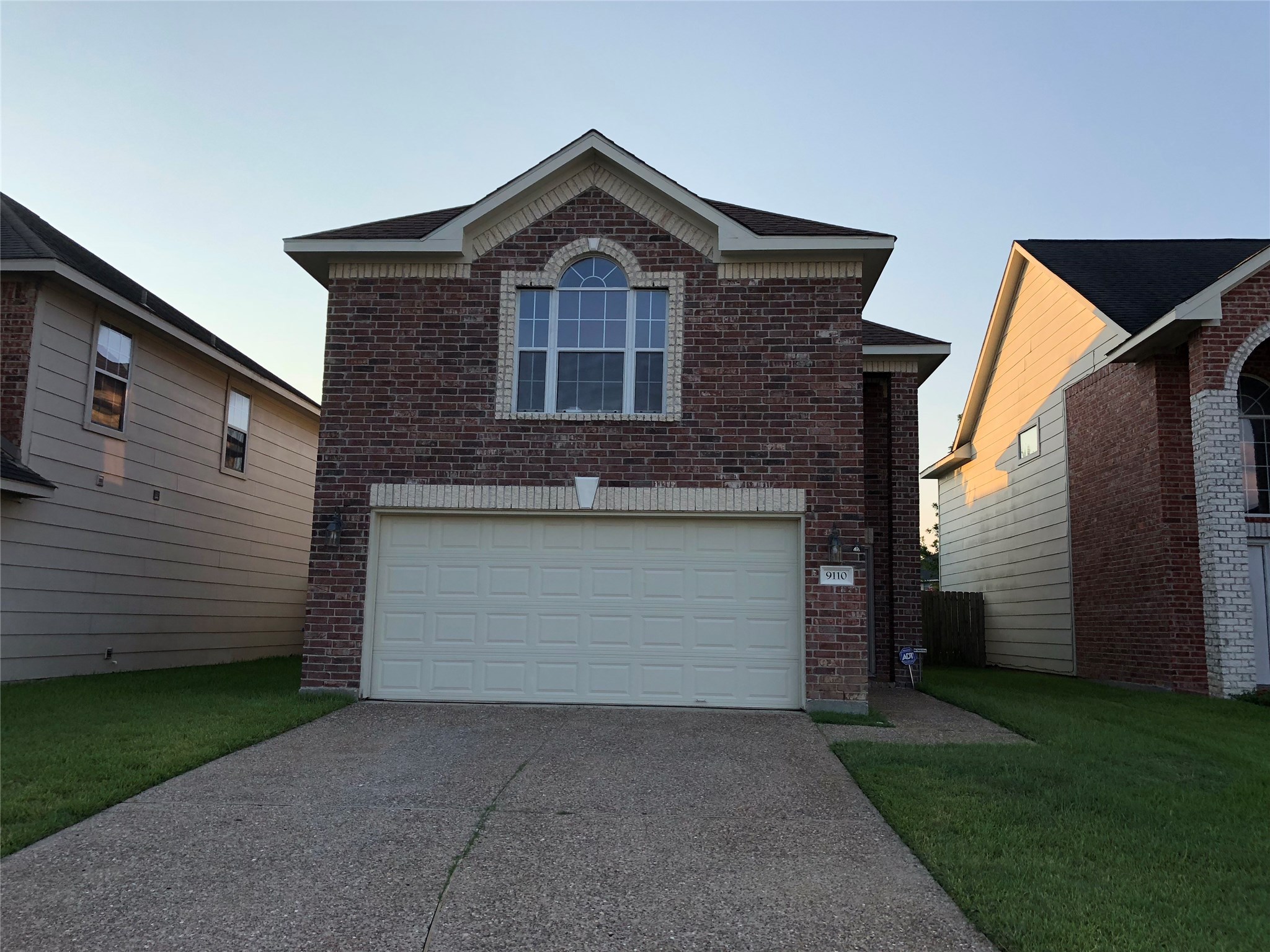 9110 Prairie Trails Drive Property Photo 1