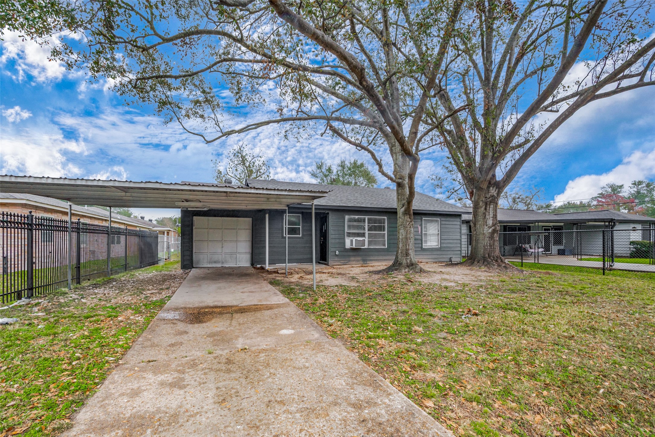 De Chaumes Elementary School Real Estate Listings Main Image