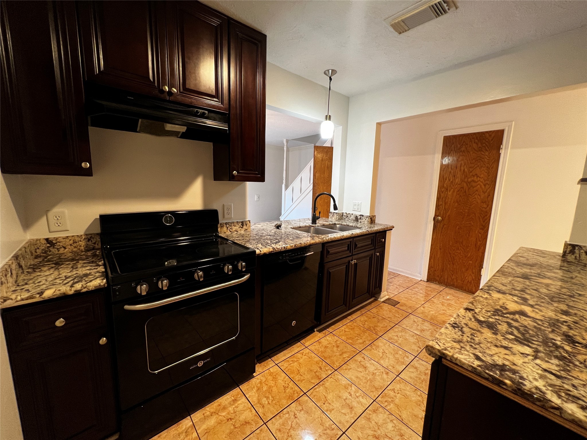 10652 Hazelhurst Drive 29 Property Photo 6