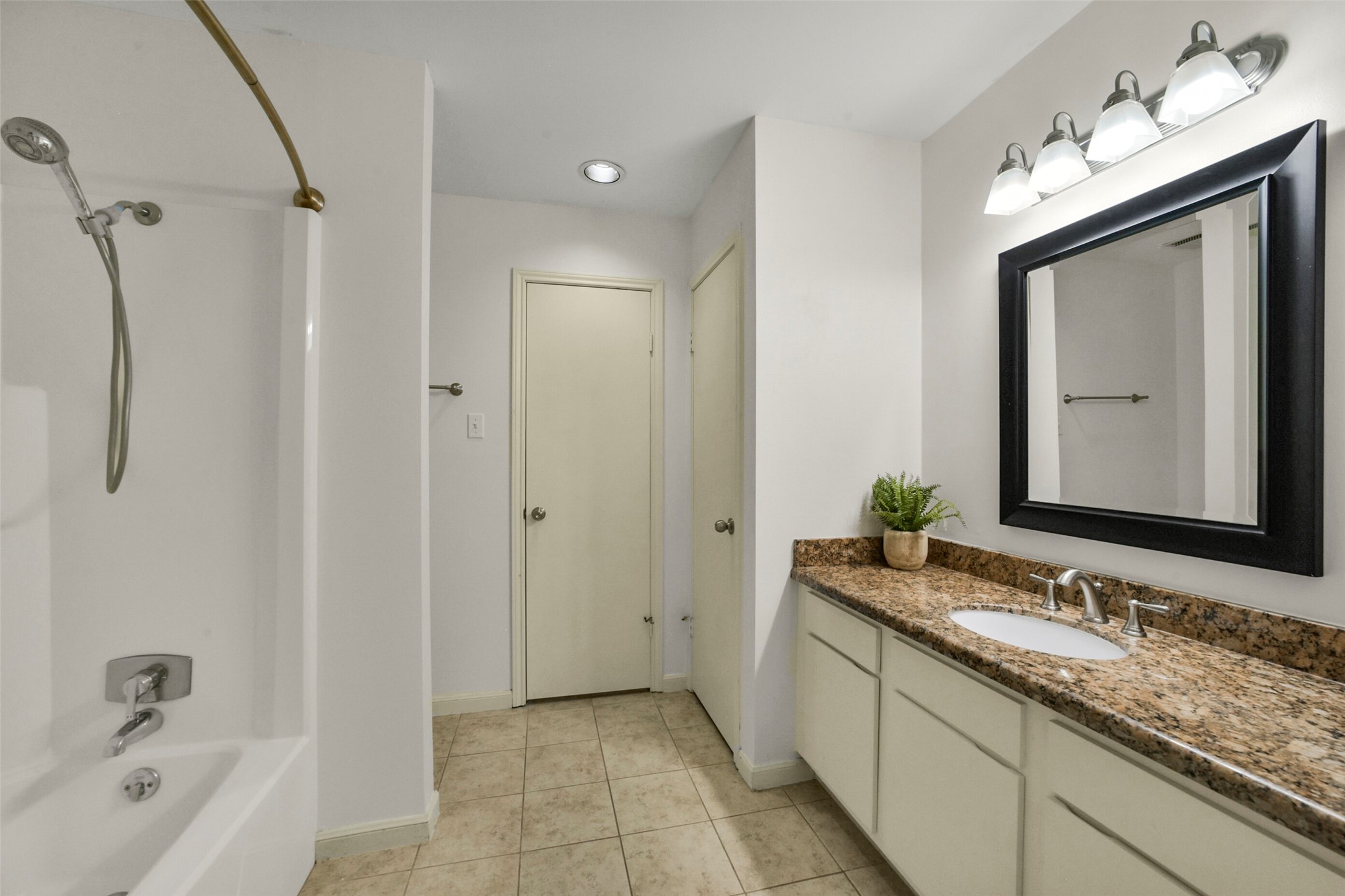 1914 Augusta Drive 7 Property Photo 10