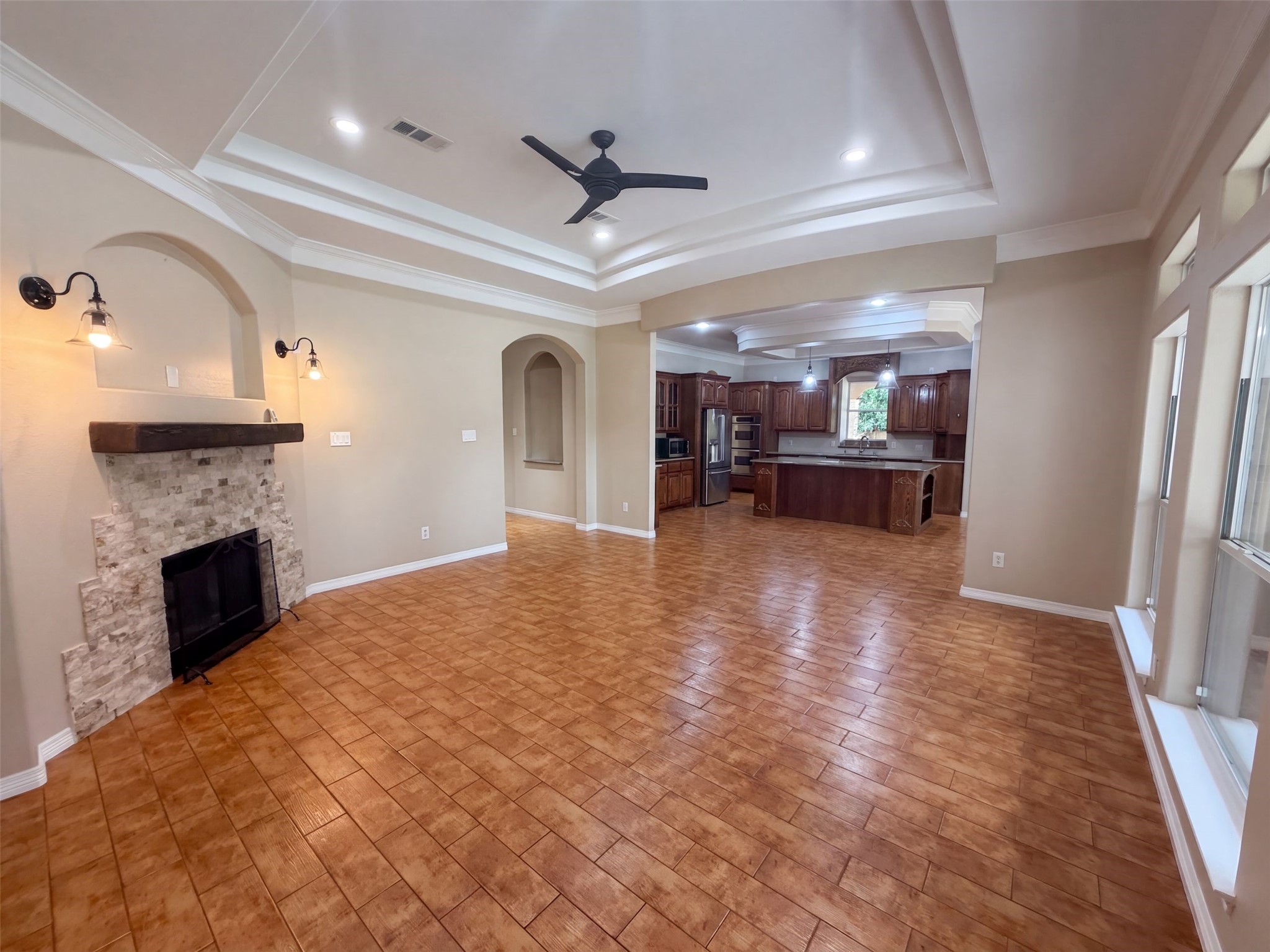 1005 Lewis Drive Property Photo 3