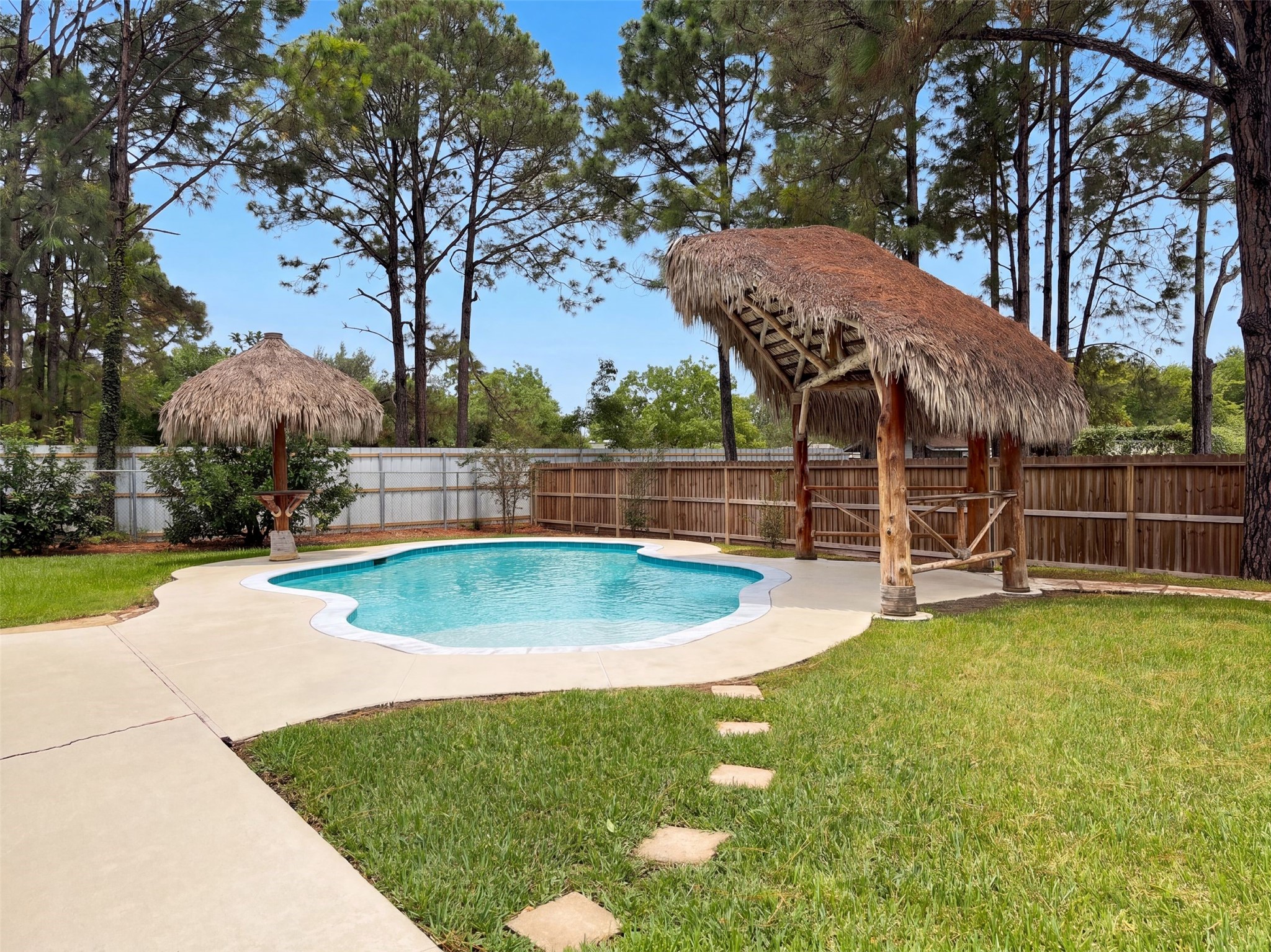 1005 Lewis Drive Property Photo 5