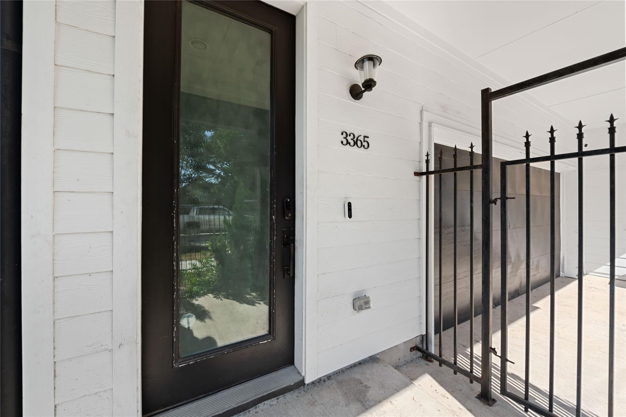 3365 Daphne Street Property Photo 2