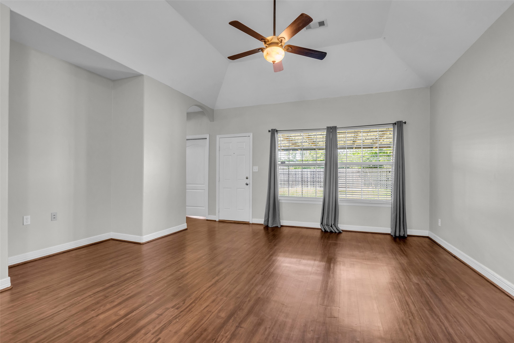 13198 Lazy Lane Property Photo 2