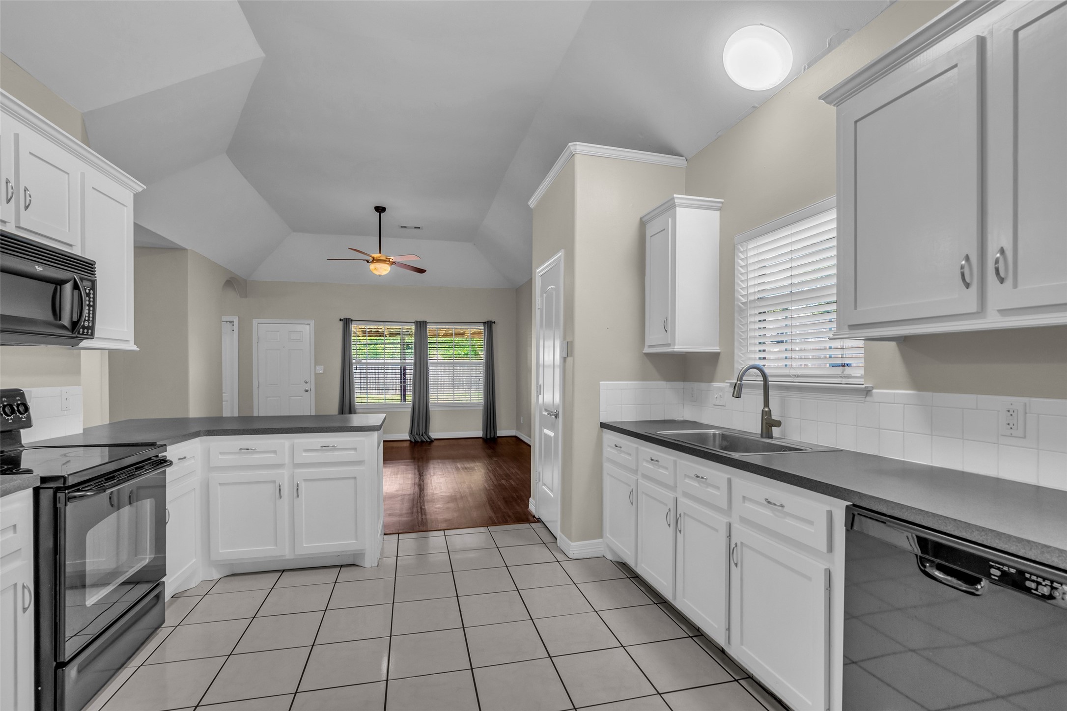 13198 Lazy Lane Property Photo 3