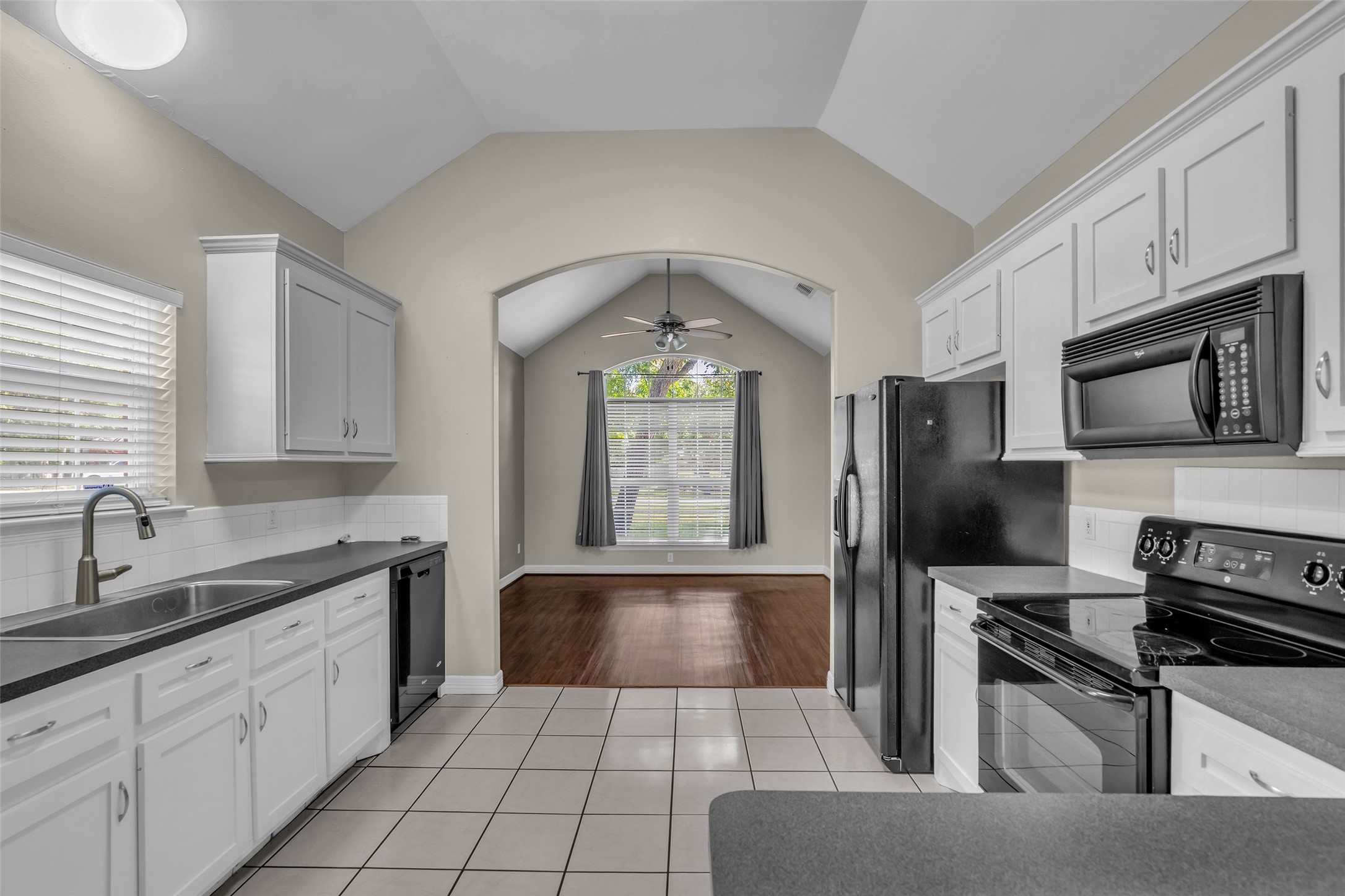 13198 Lazy Lane Property Photo 4