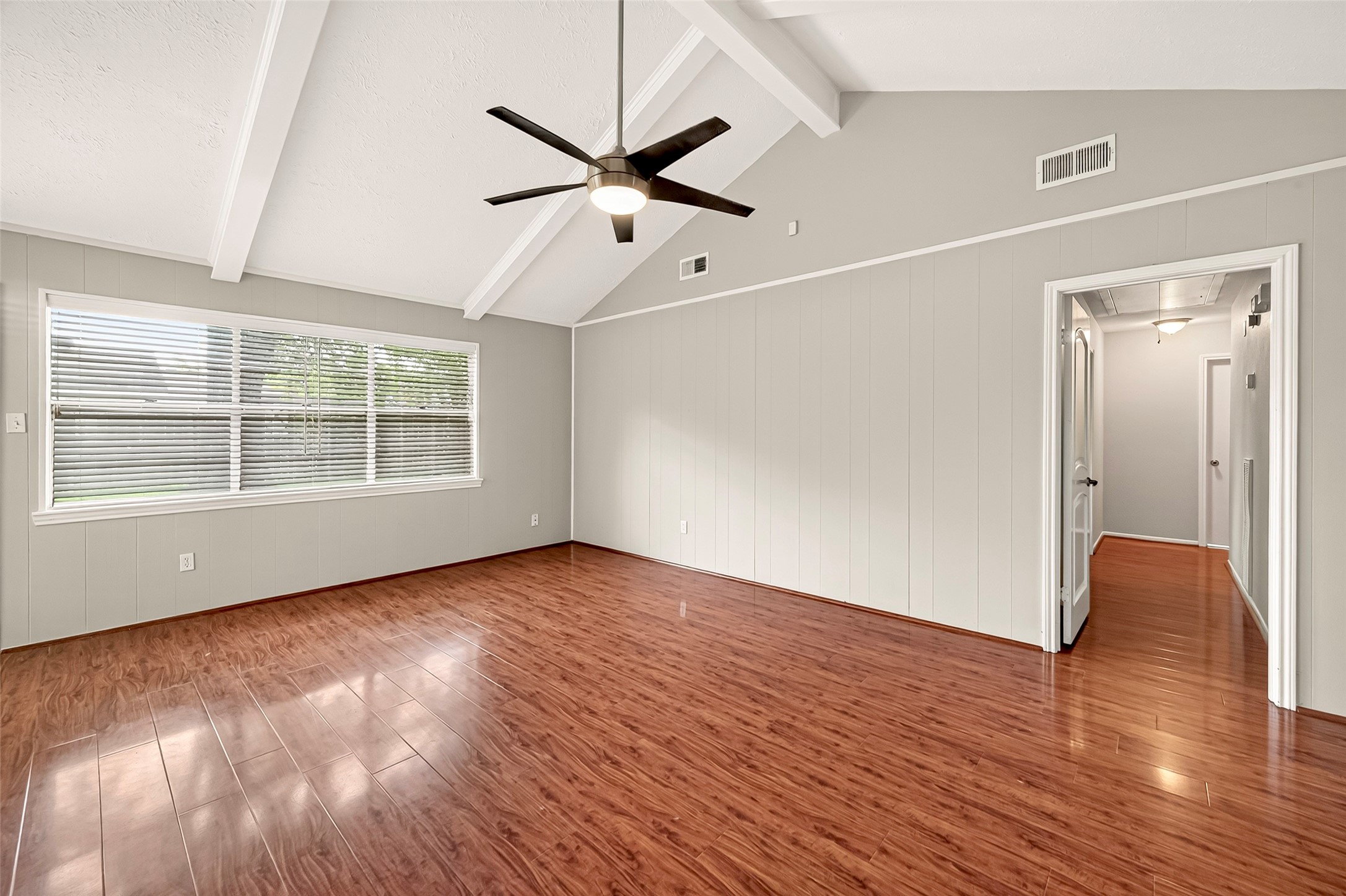 13511 Brook Hollow Drive Property Photo 5