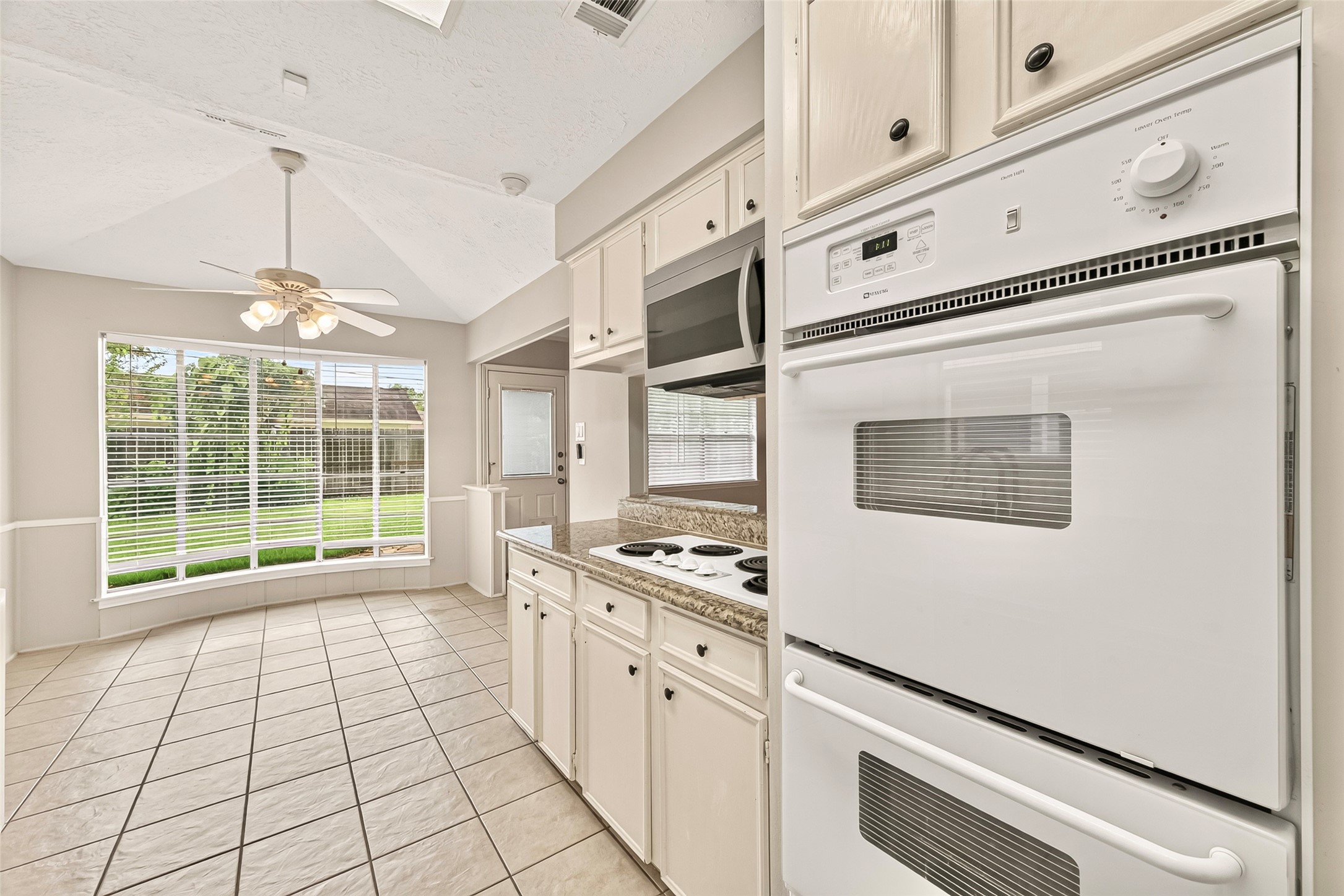 13511 Brook Hollow Drive Property Photo 6