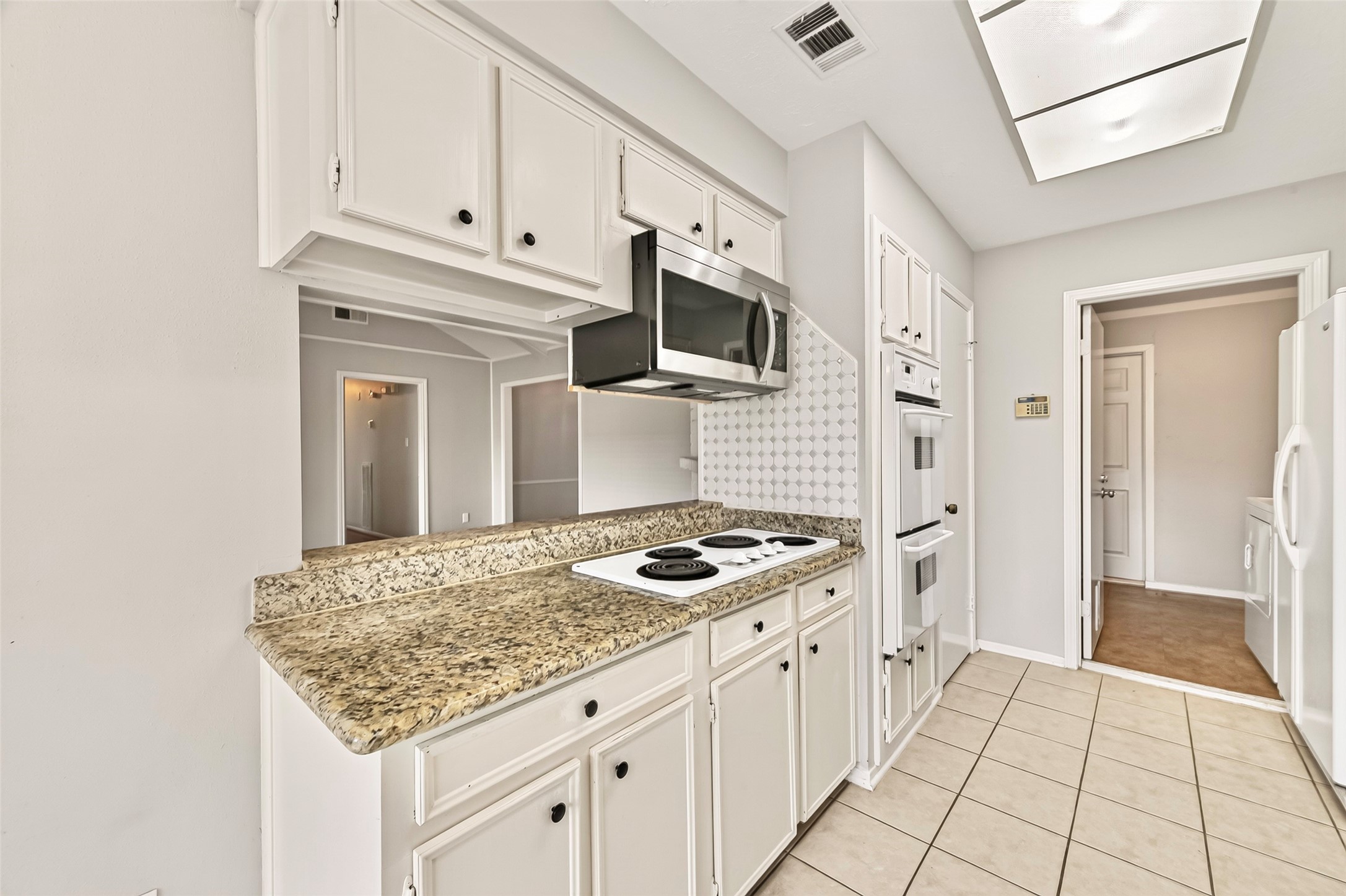 13511 Brook Hollow Drive Property Photo 9