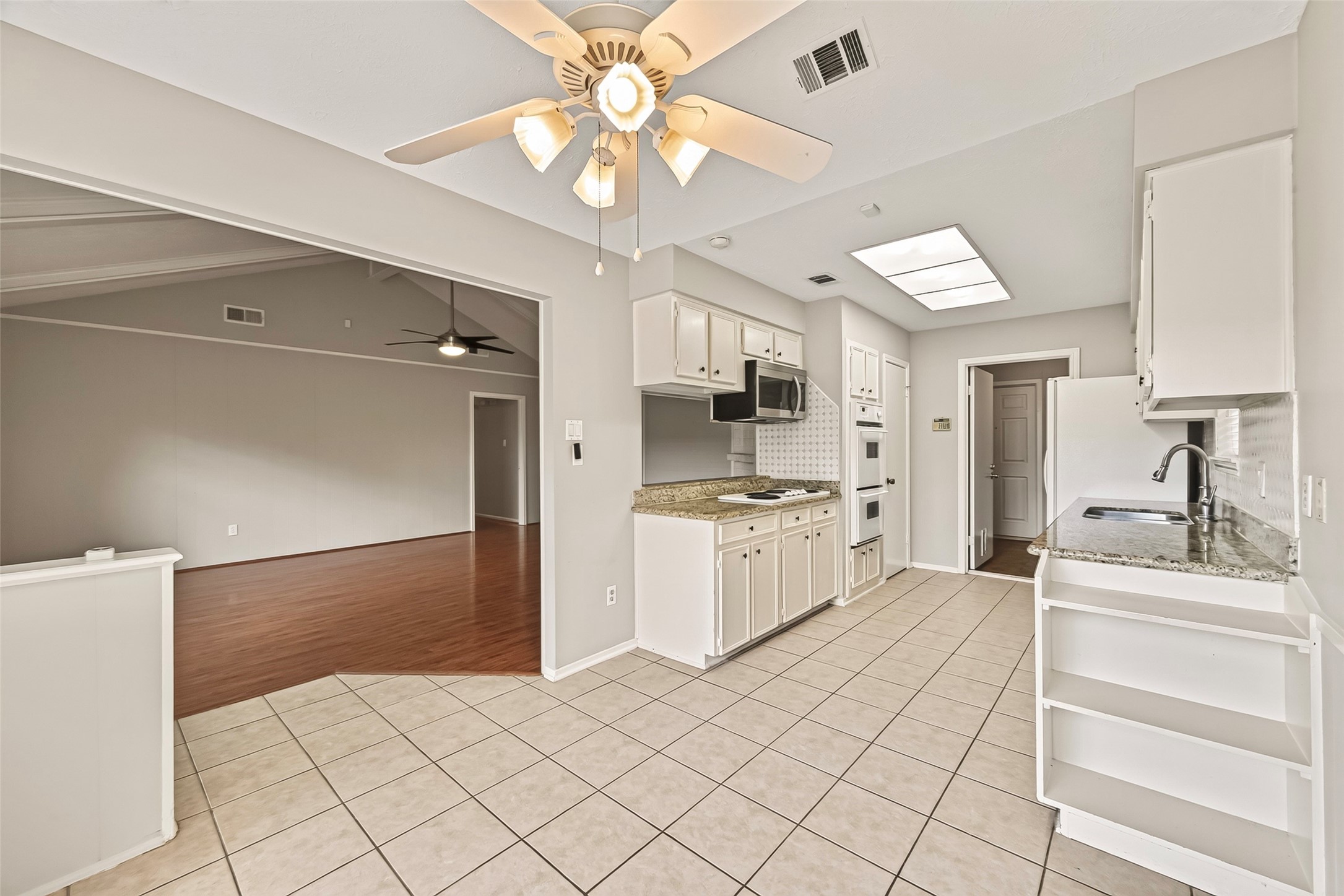 13511 Brook Hollow Drive Property Photo 12