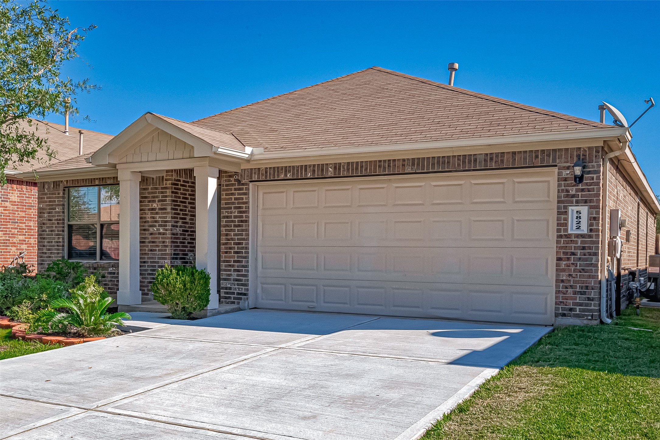 5822 Camelia Evergreen Lane Property Photo 4