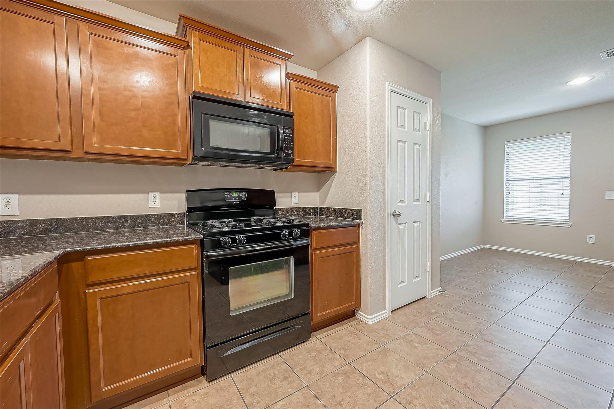 5822 Camelia Evergreen Lane Property Photo 17