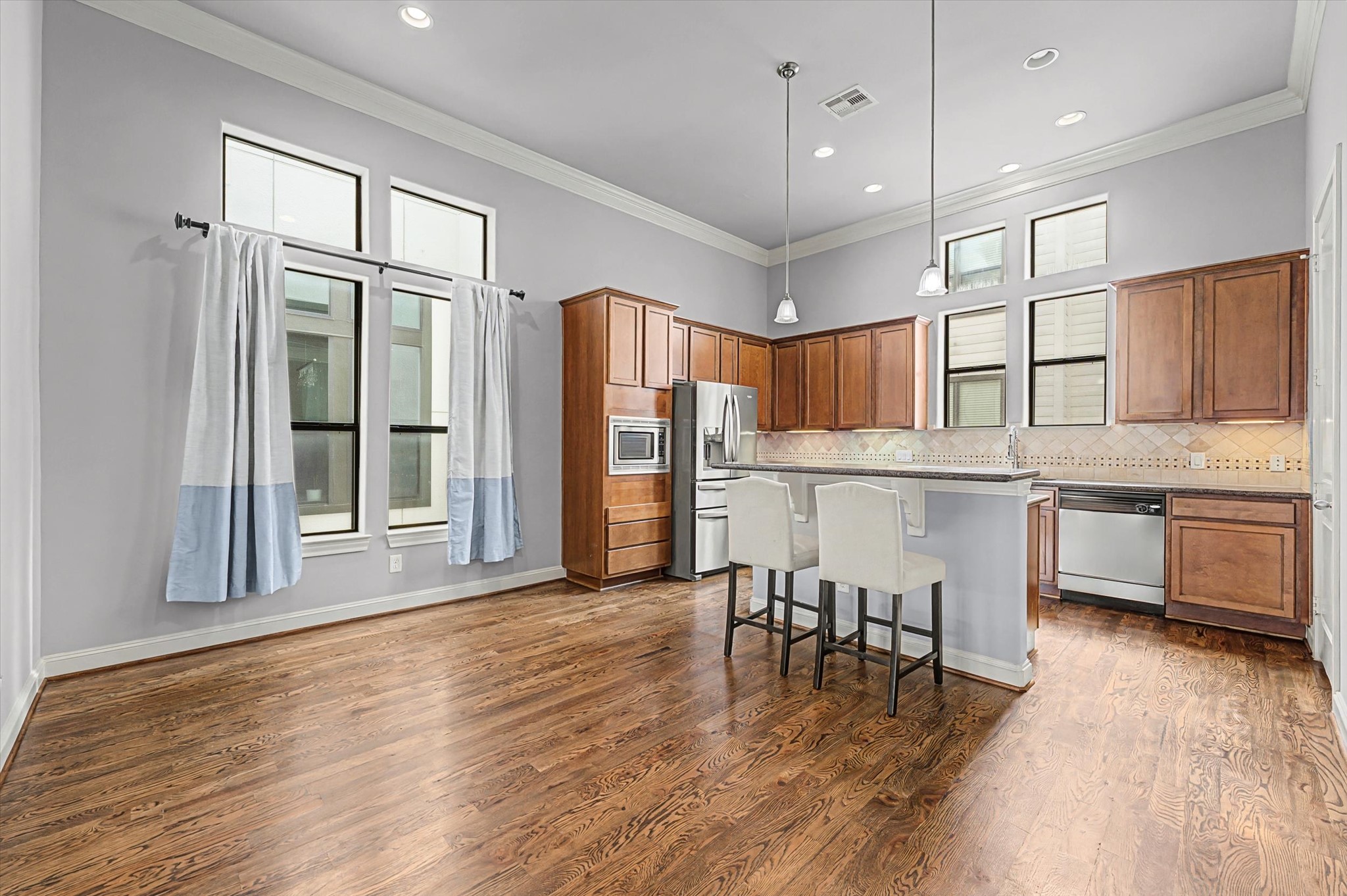 634 Nagle Street Property Photo 17