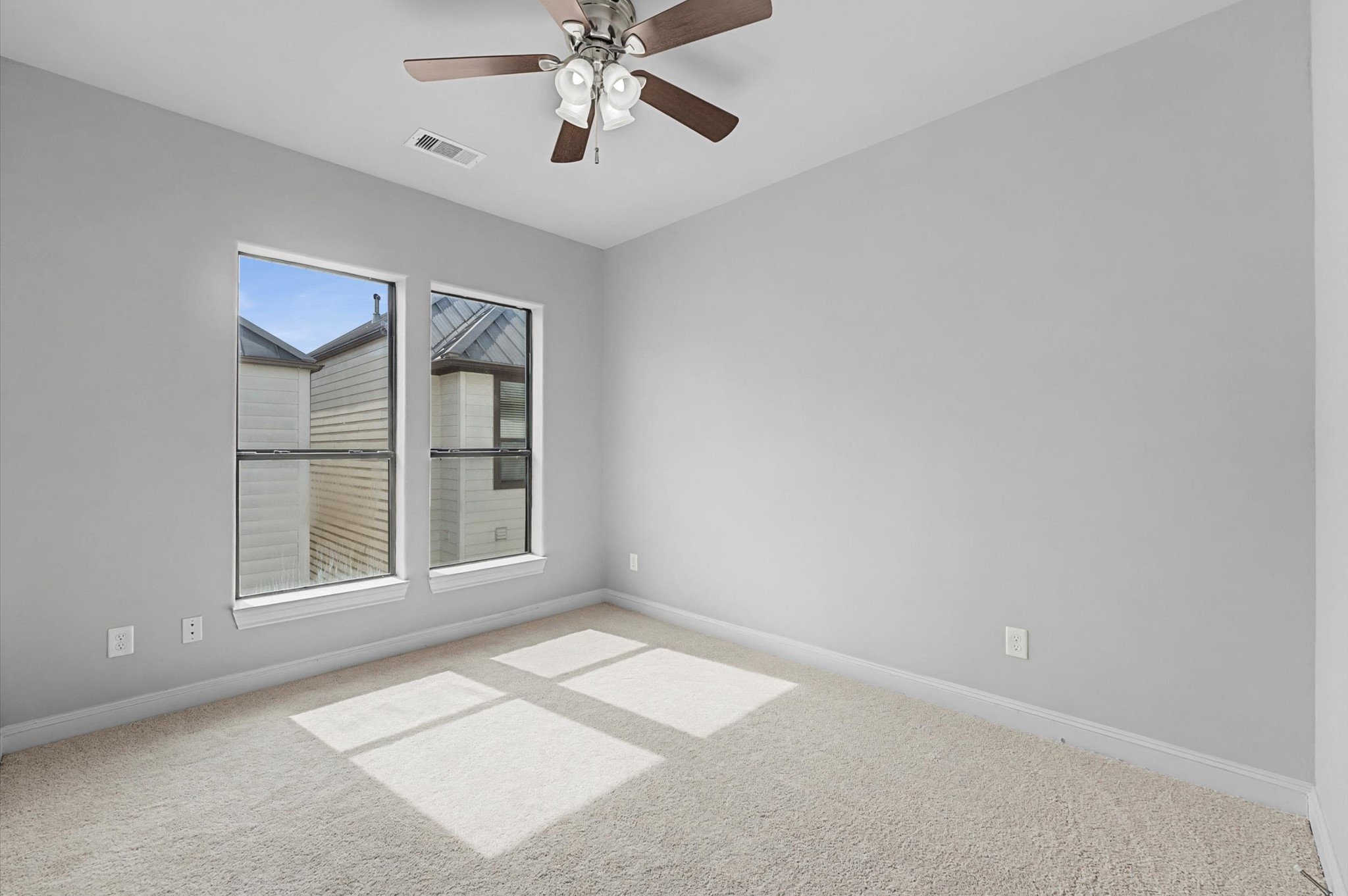 634 Nagle Street Property Photo 24