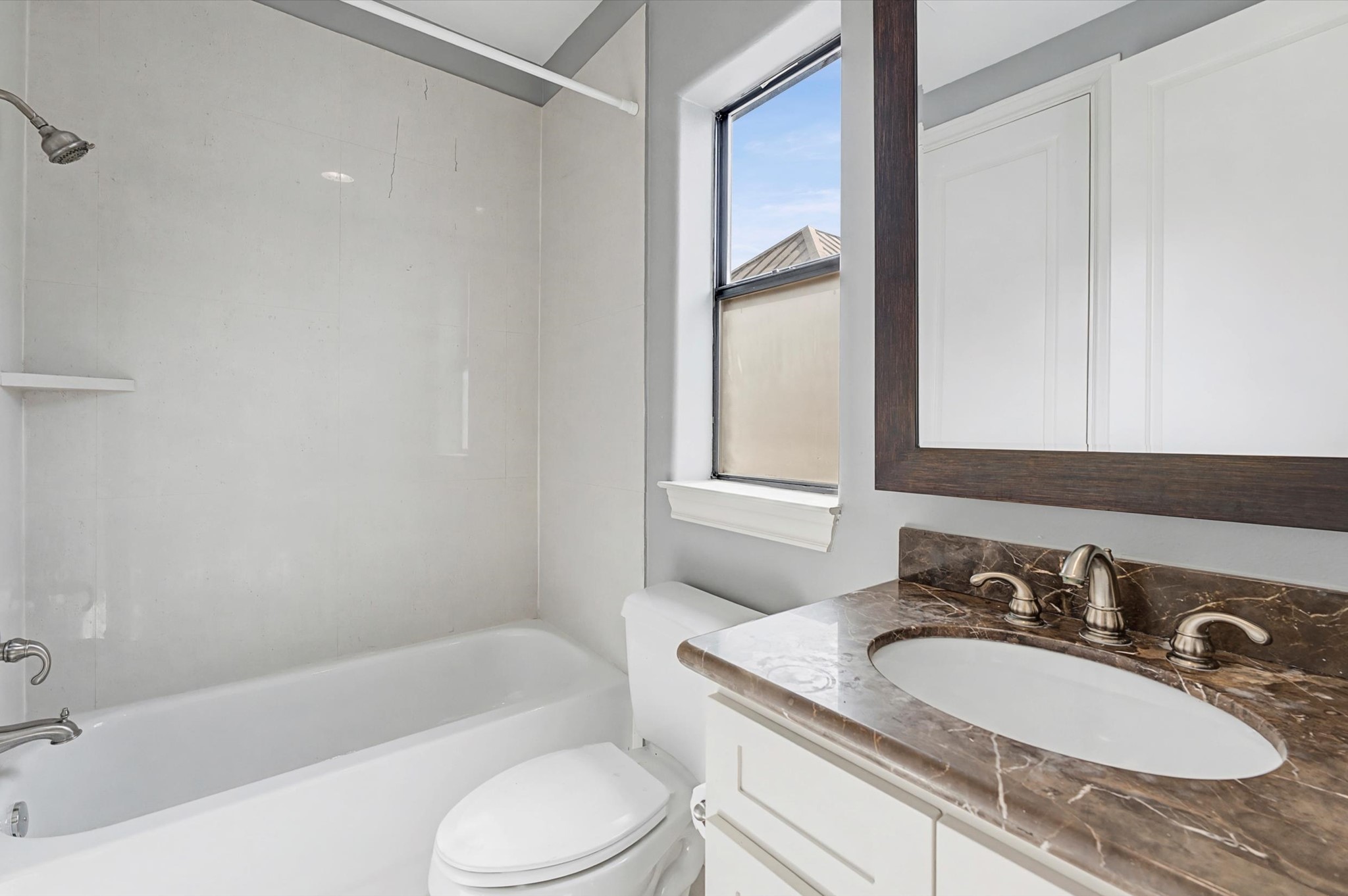 634 Nagle Street Property Photo 25
