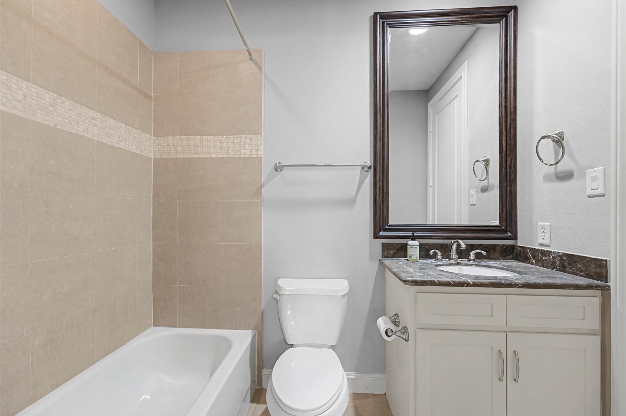 634 Nagle Street Property Photo 28