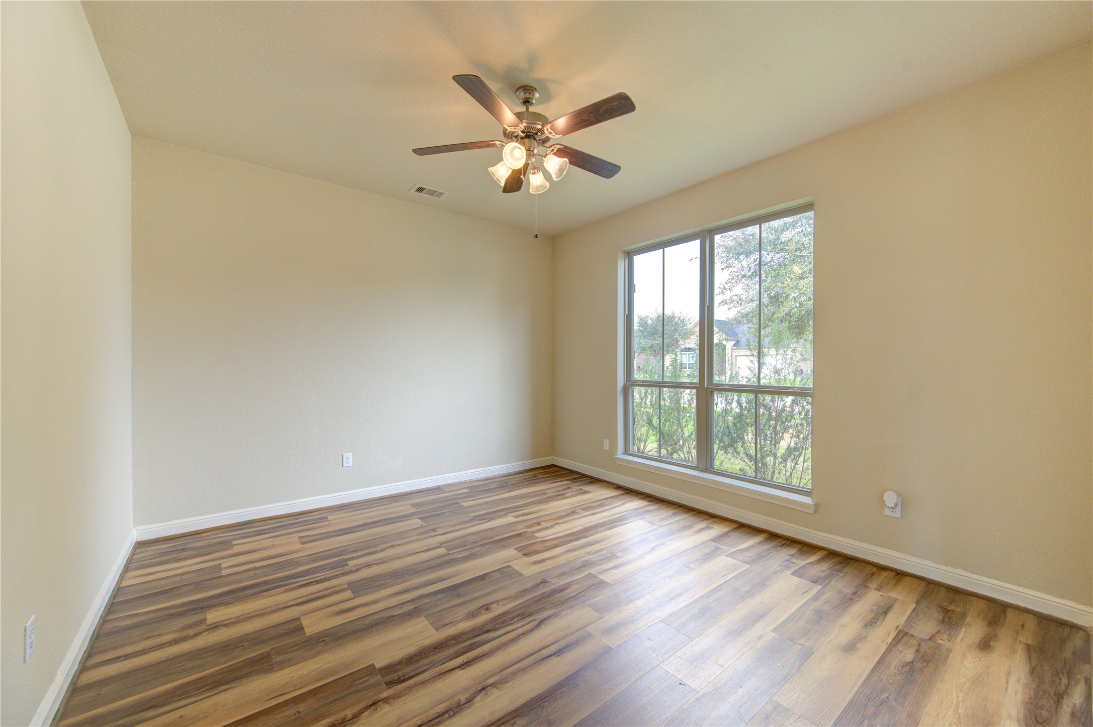 2823 Krenek Court Property Photo 4