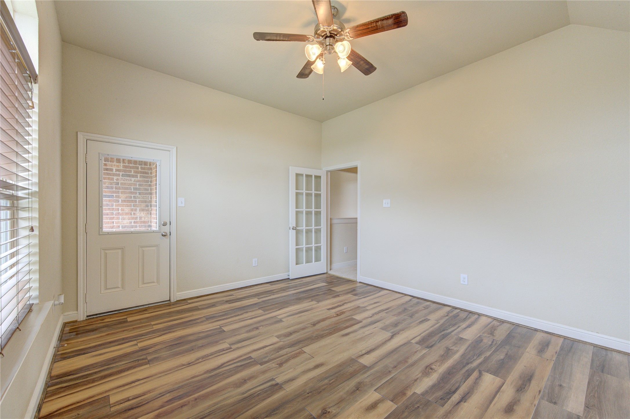 2823 Krenek Court Property Photo 28