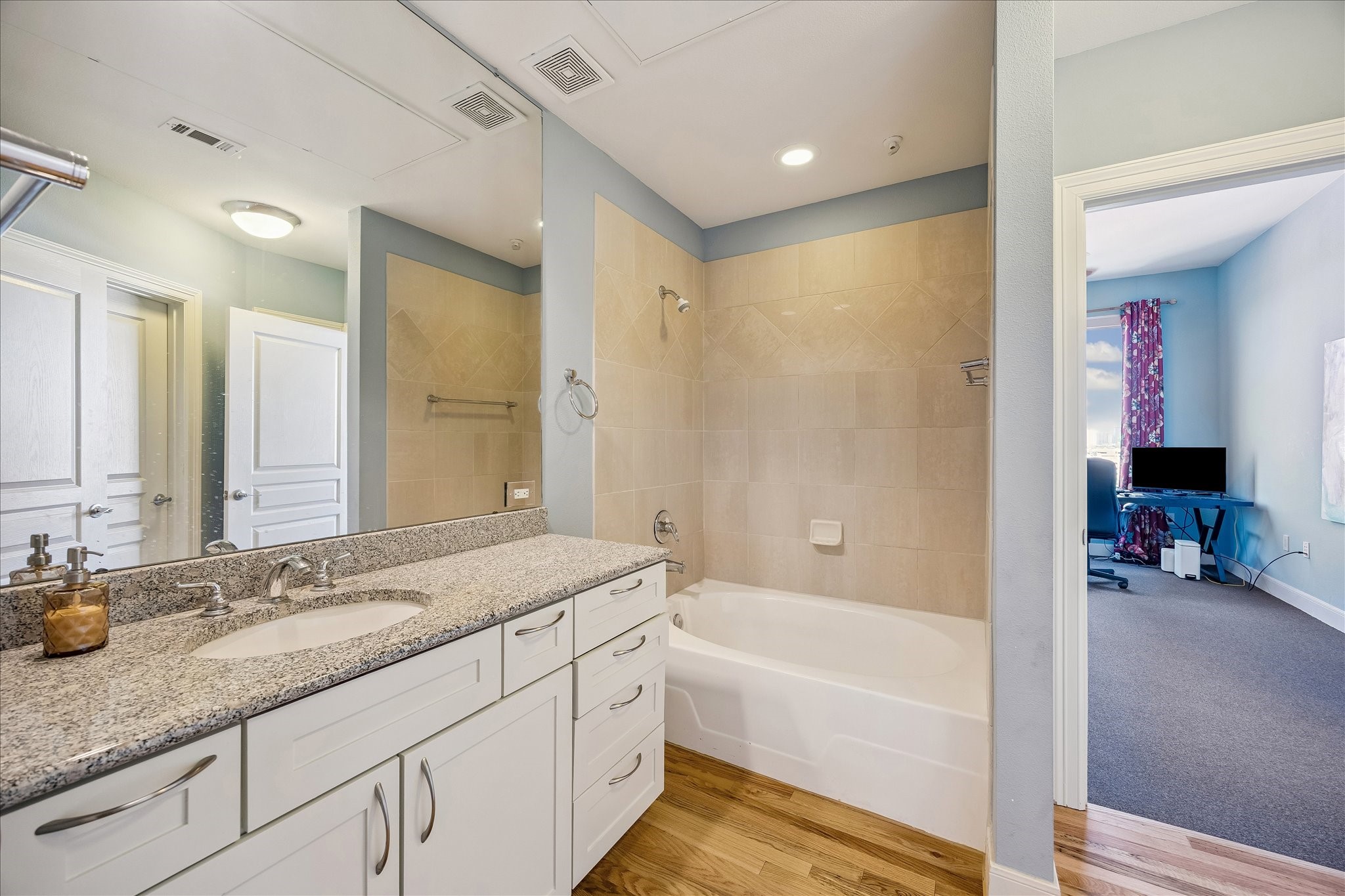 3333 Allen Parkway 1102 Property Photo 9