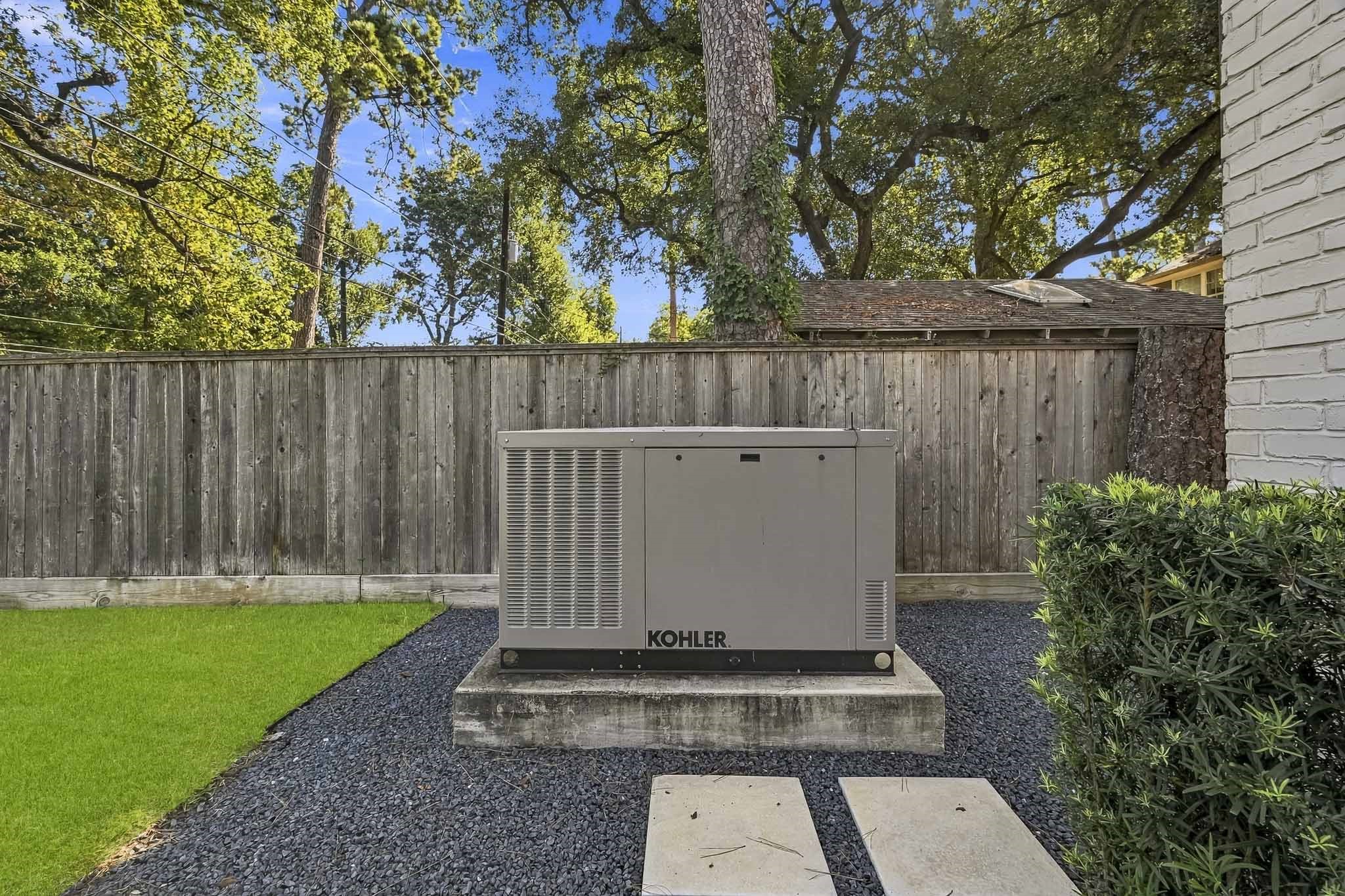 1554 Sue Barnett Drive Property Photo 31