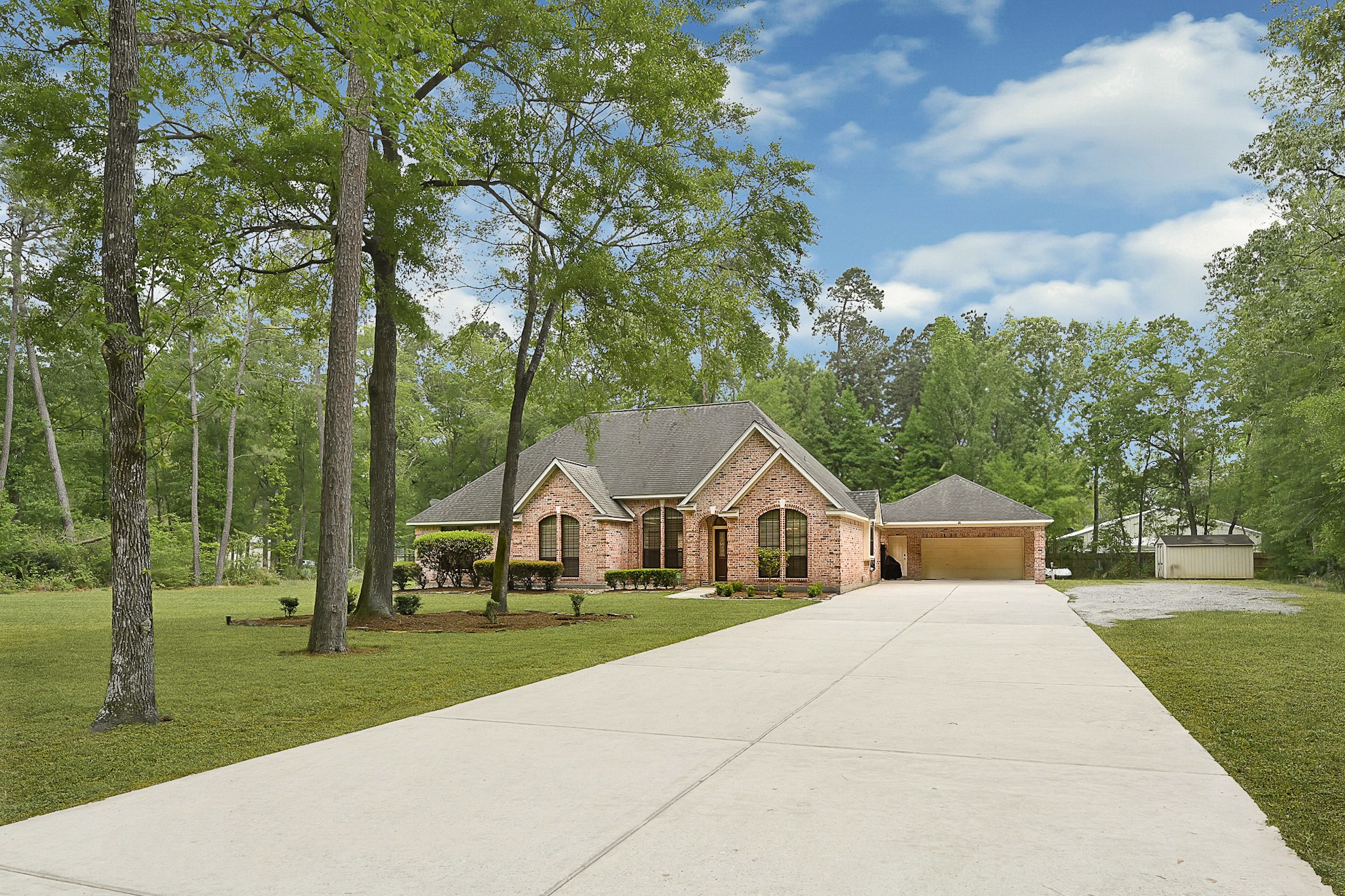 2922 Hargraves Road Property Photo 1