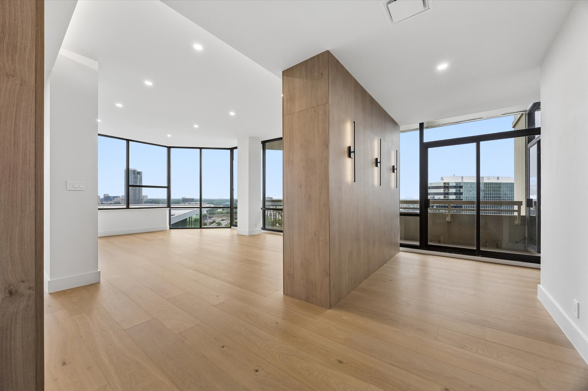 14 Greenway Plaza 19r Property Photo 16