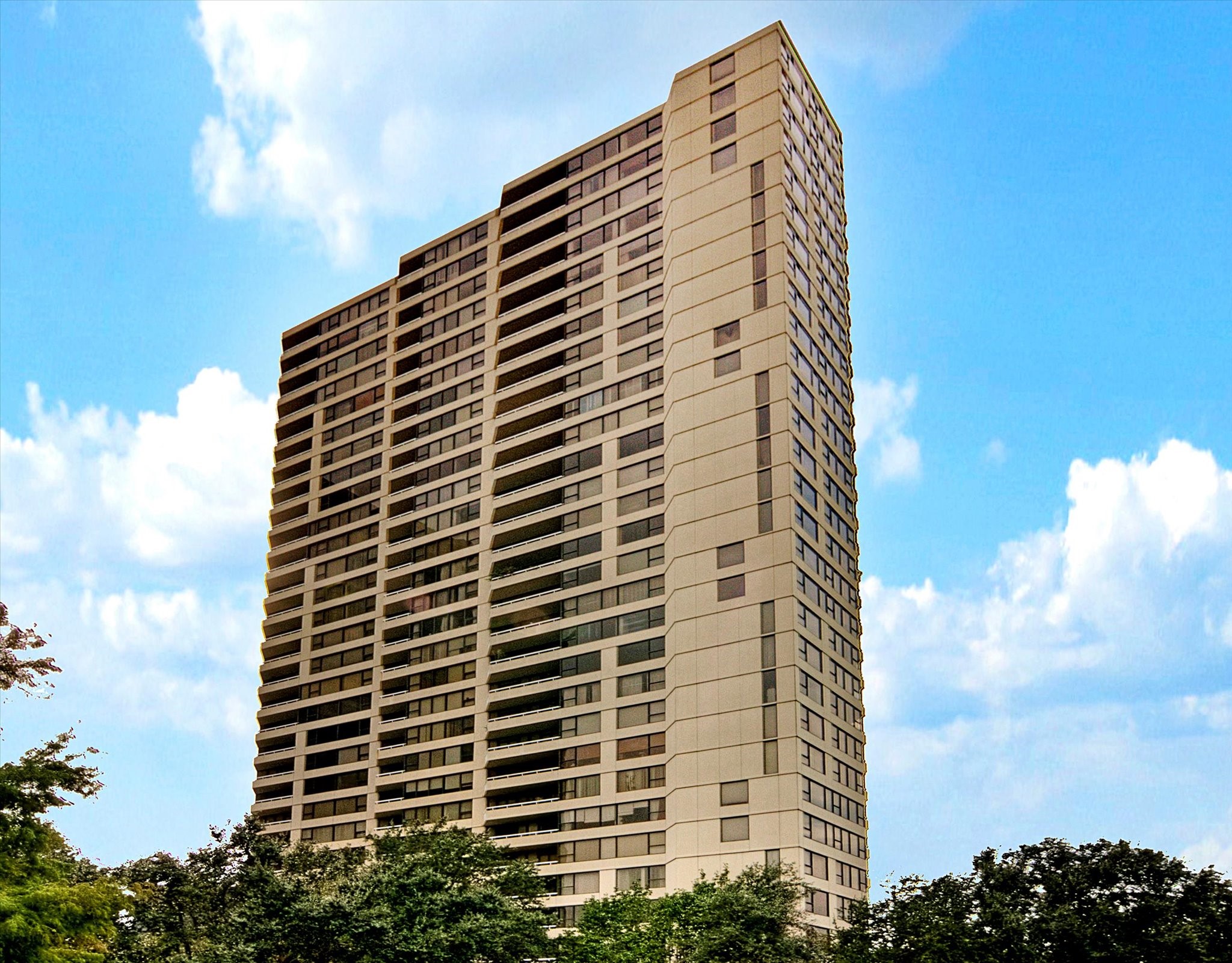 14 Greenway Plaza 19r Property Photo 32