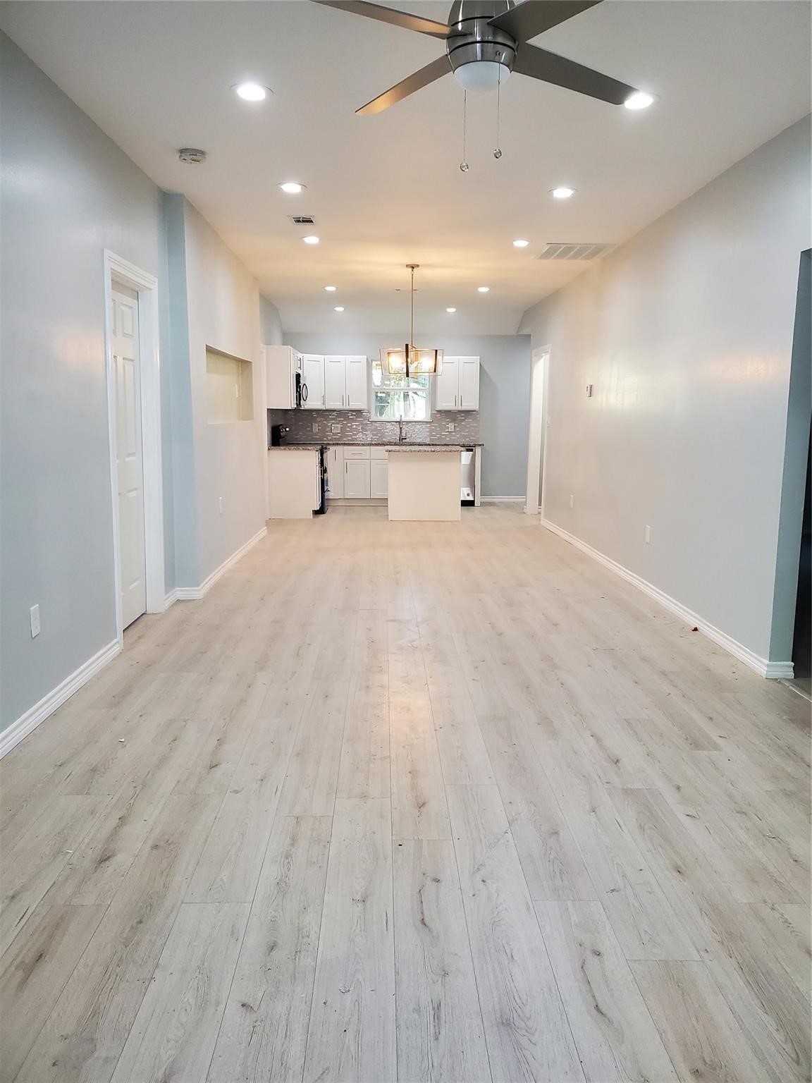 6815 Sidney Property Photo 6