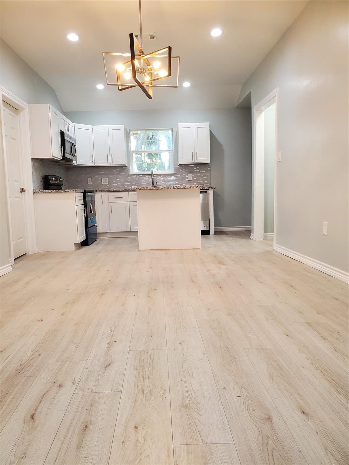 6815 Sidney Property Photo 9
