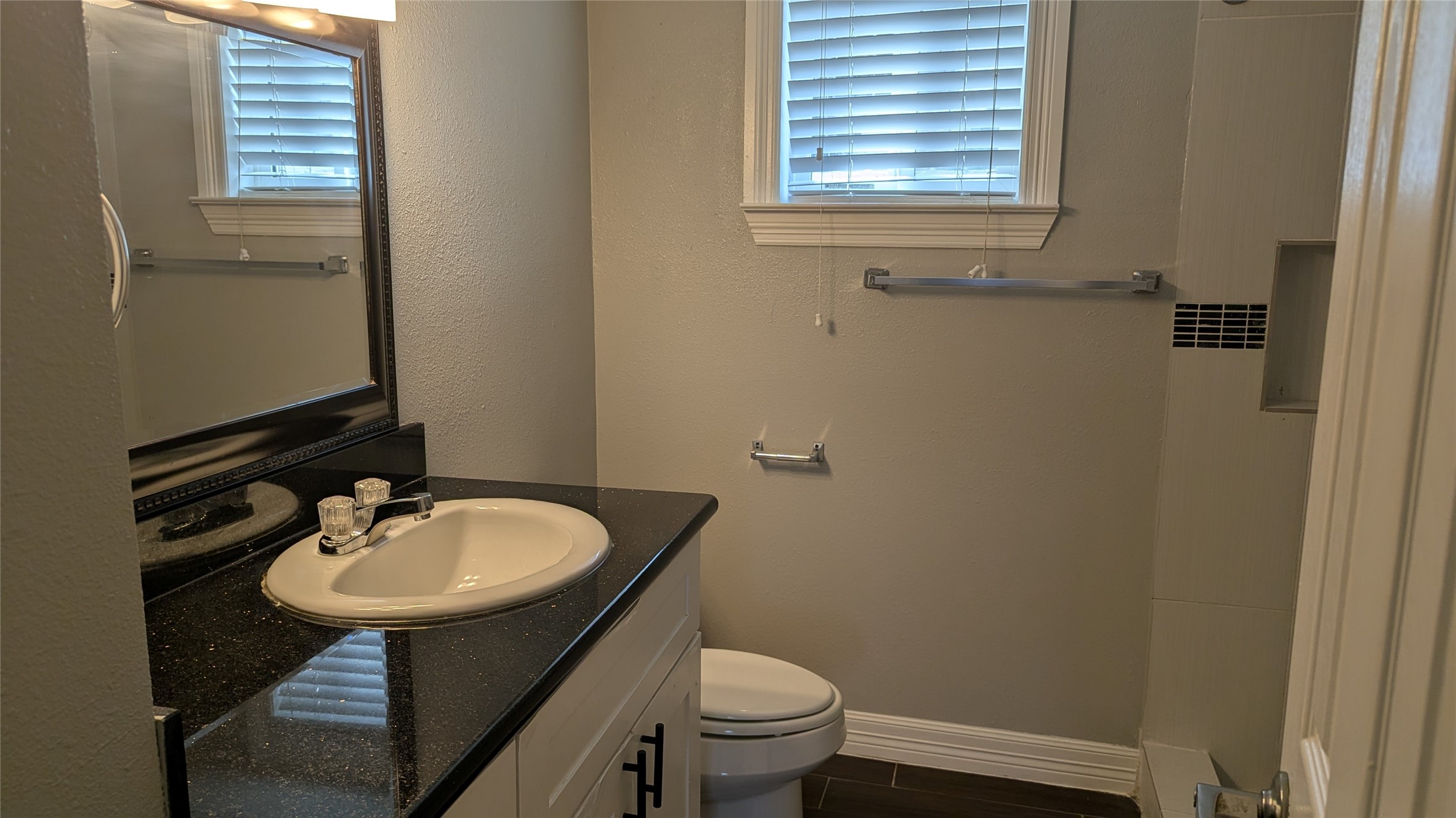 2011 Marshall Street 12 Property Photo 16