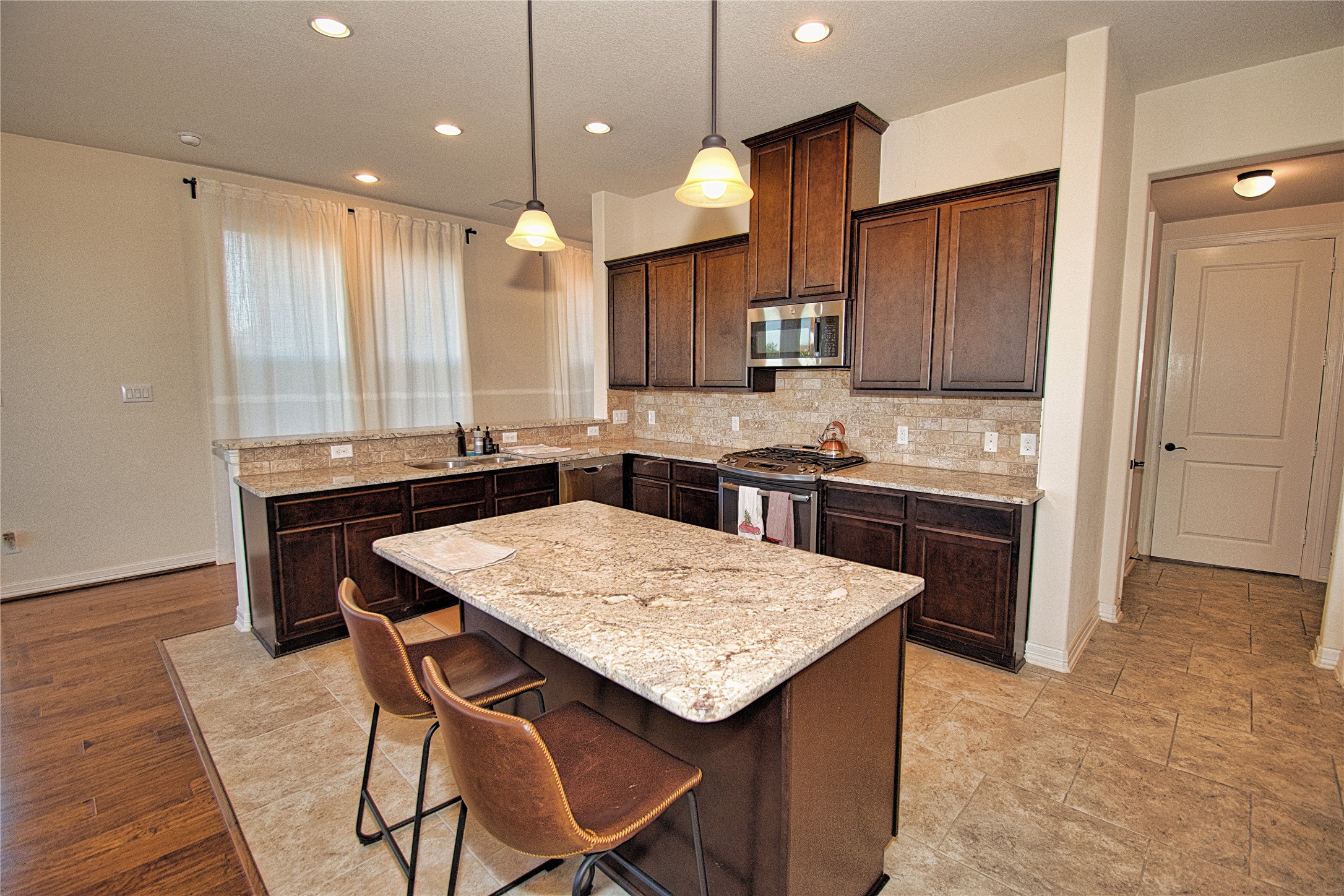 4132 Boardwalk Boulevard Property Photo 7