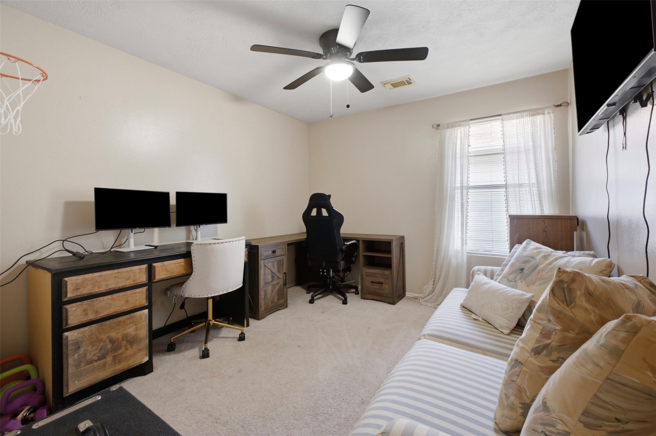 8011 Ginger Park Drive Property Photo 15