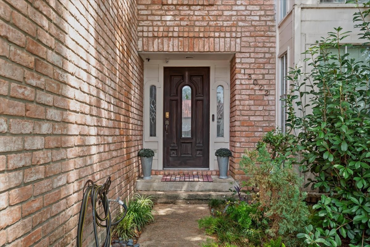 13022 Hollow Brook Drive Property Photo 2