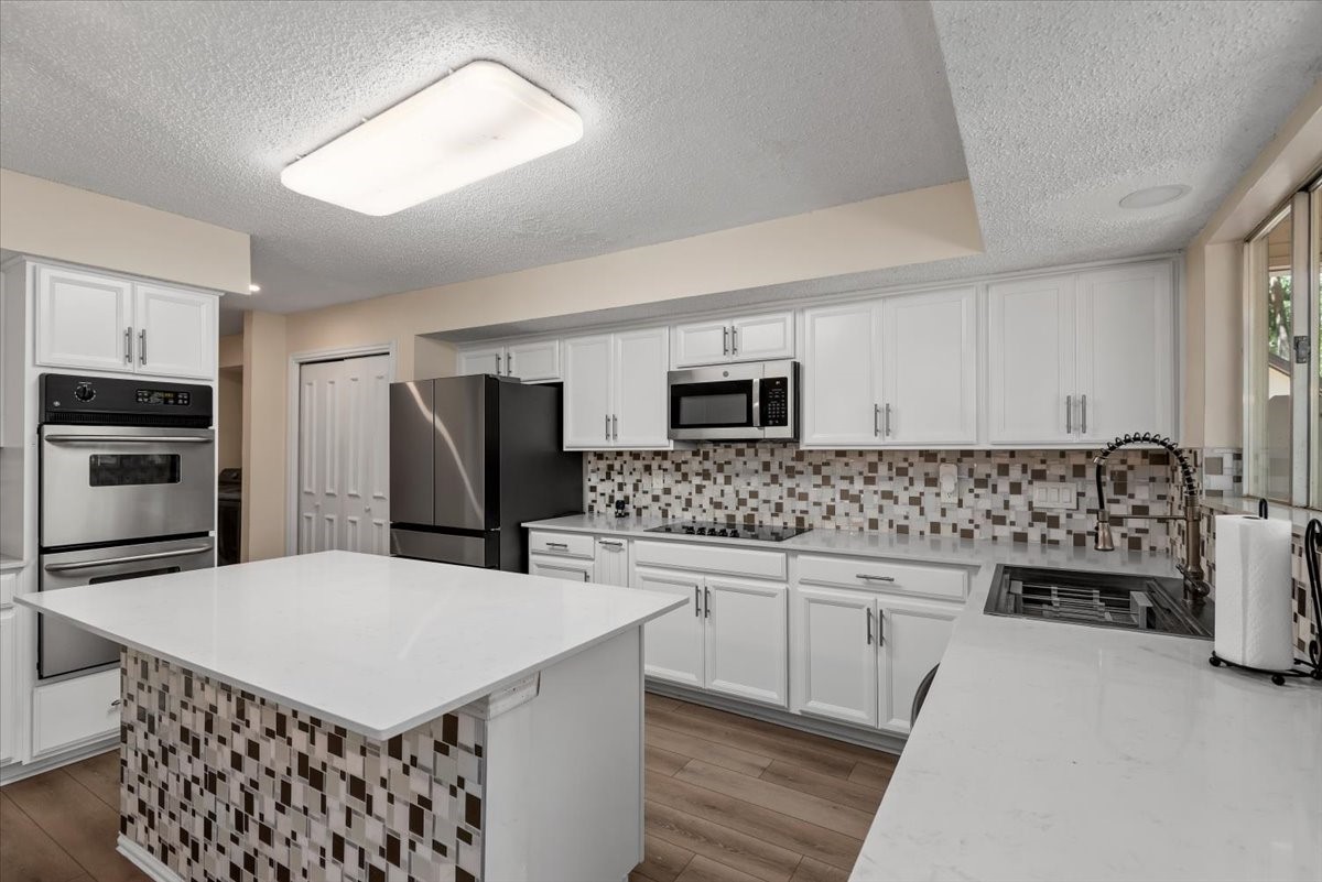13022 Hollow Brook Drive Property Photo 12