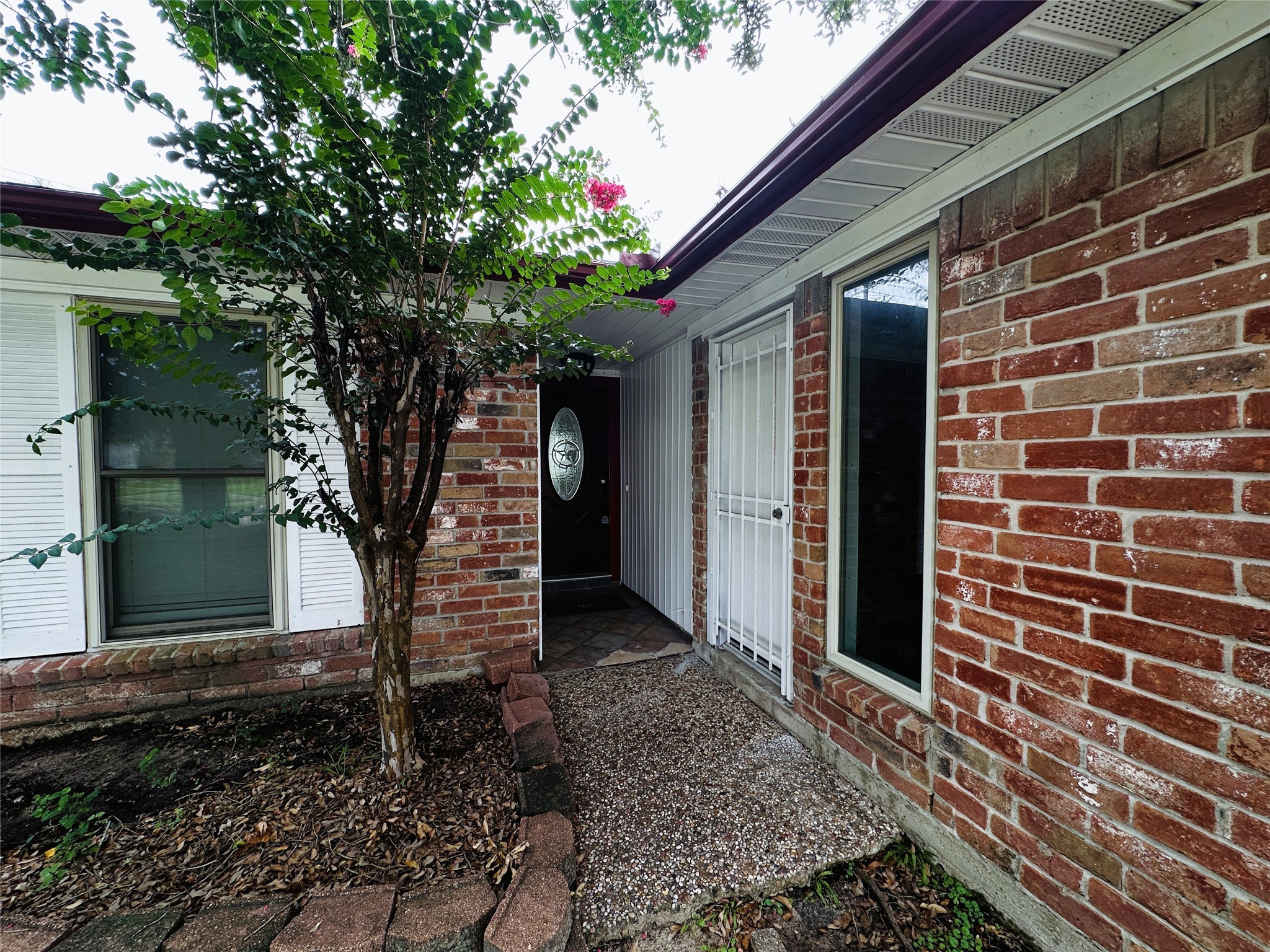 15006 Grassington Drive Property Photo 3