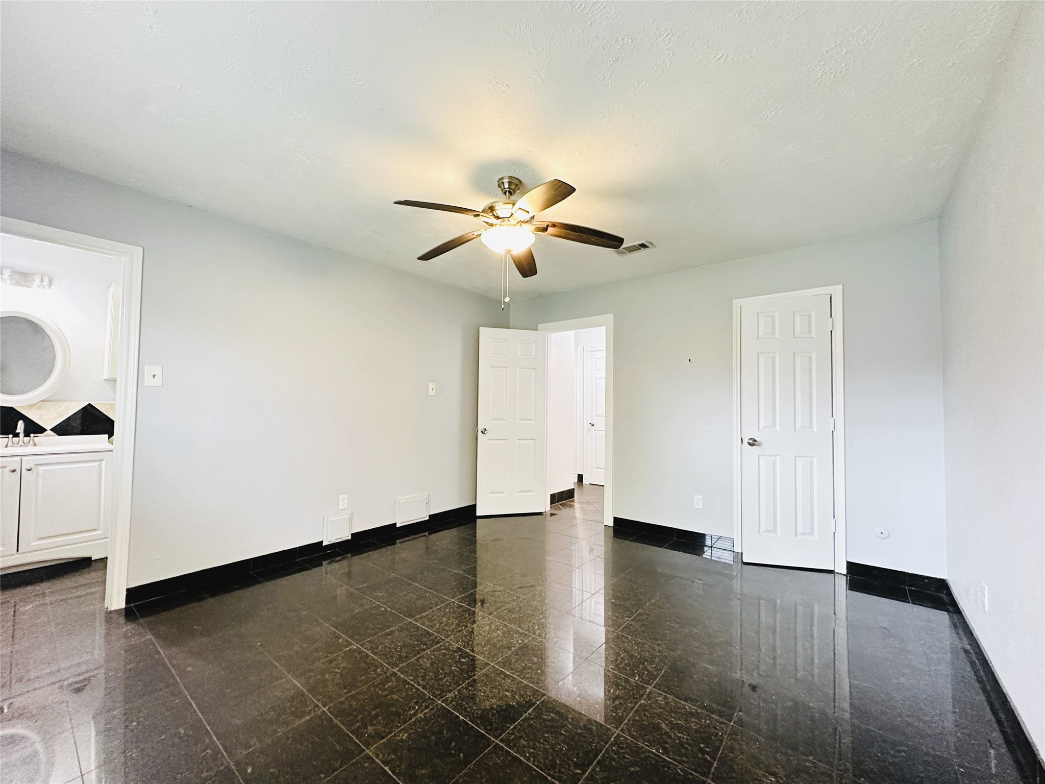 15006 Grassington Drive Property Photo 12