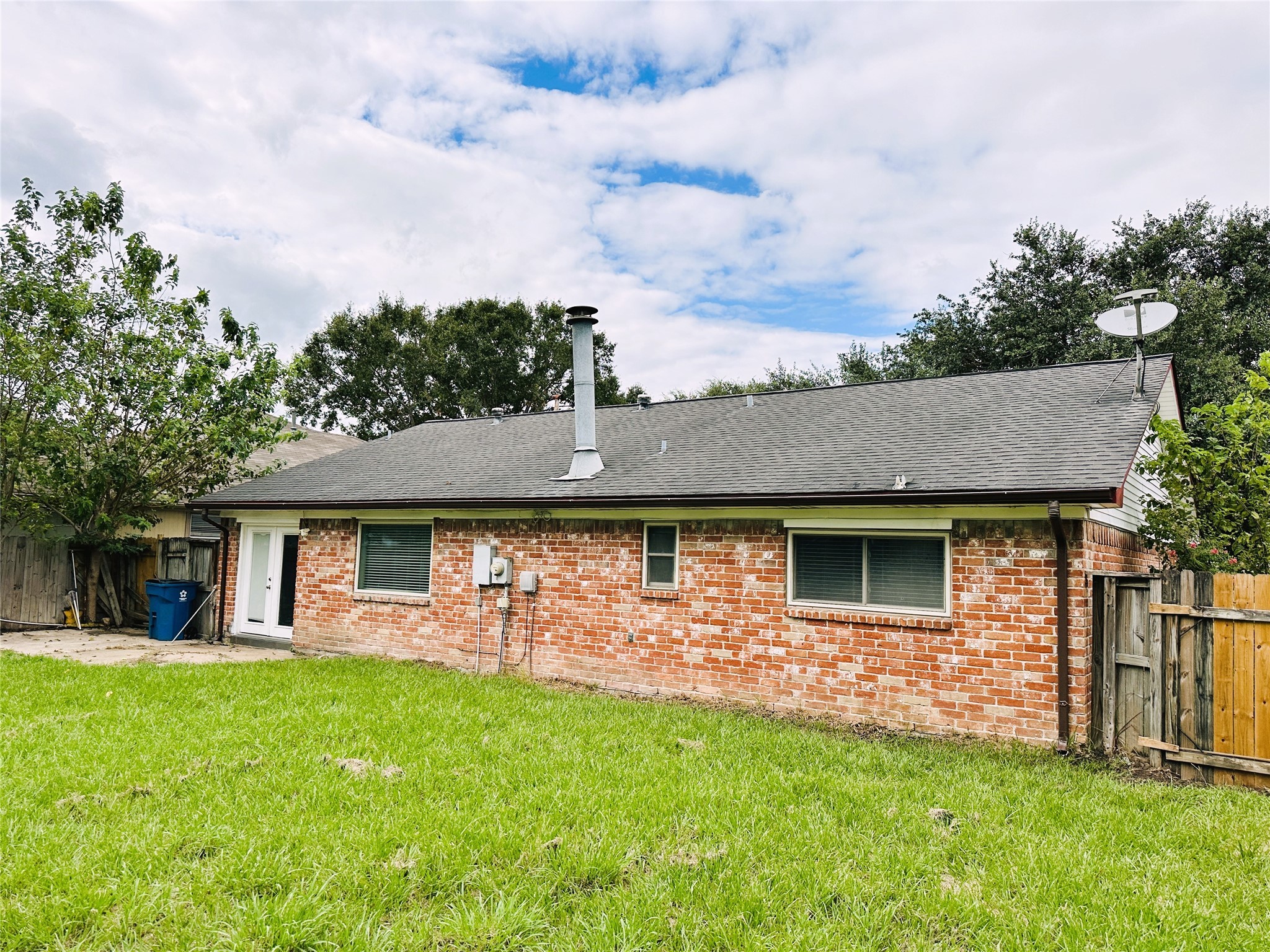 15006 Grassington Drive Property Photo 21