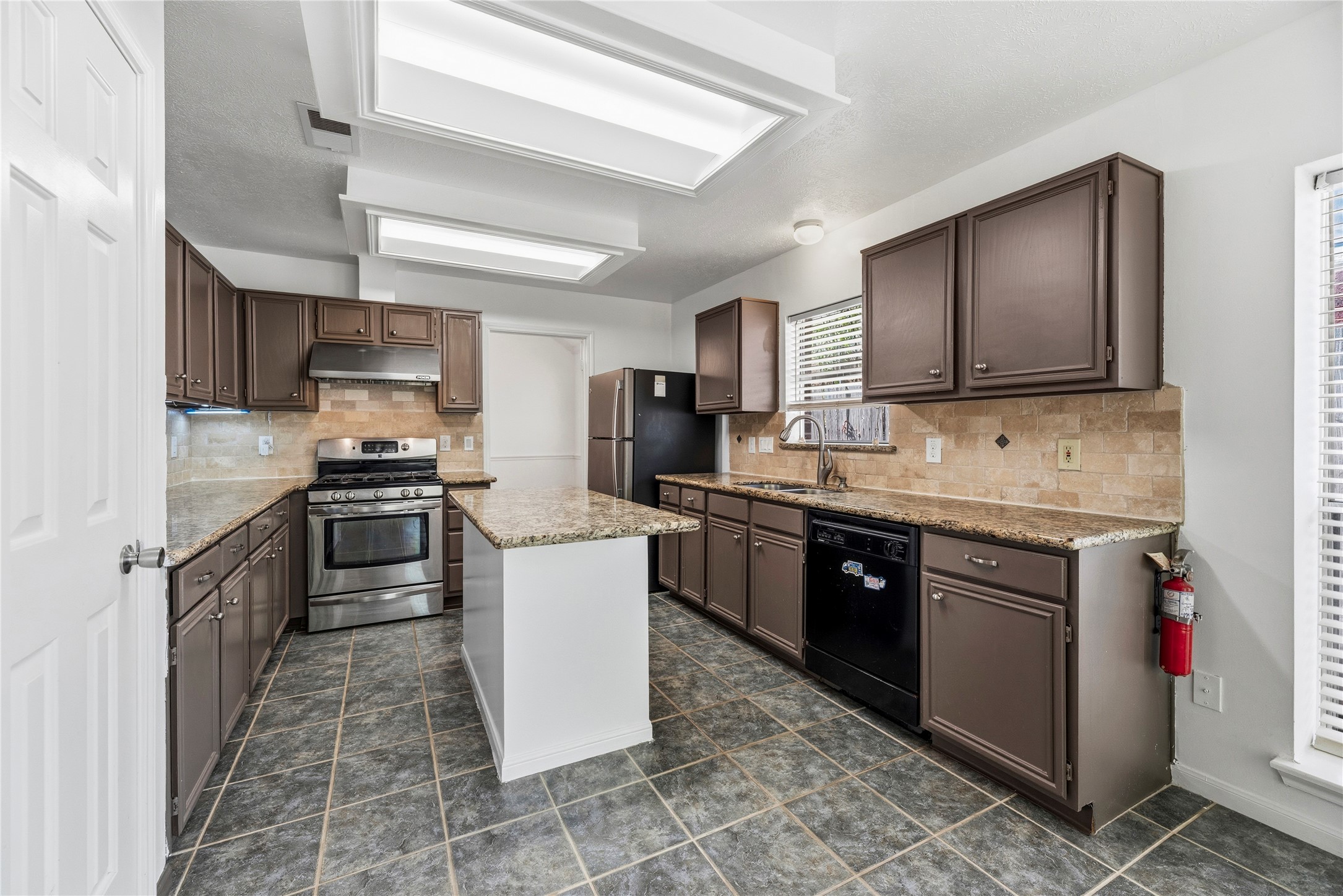 16423 Maple Downs Lane Property Photo 15