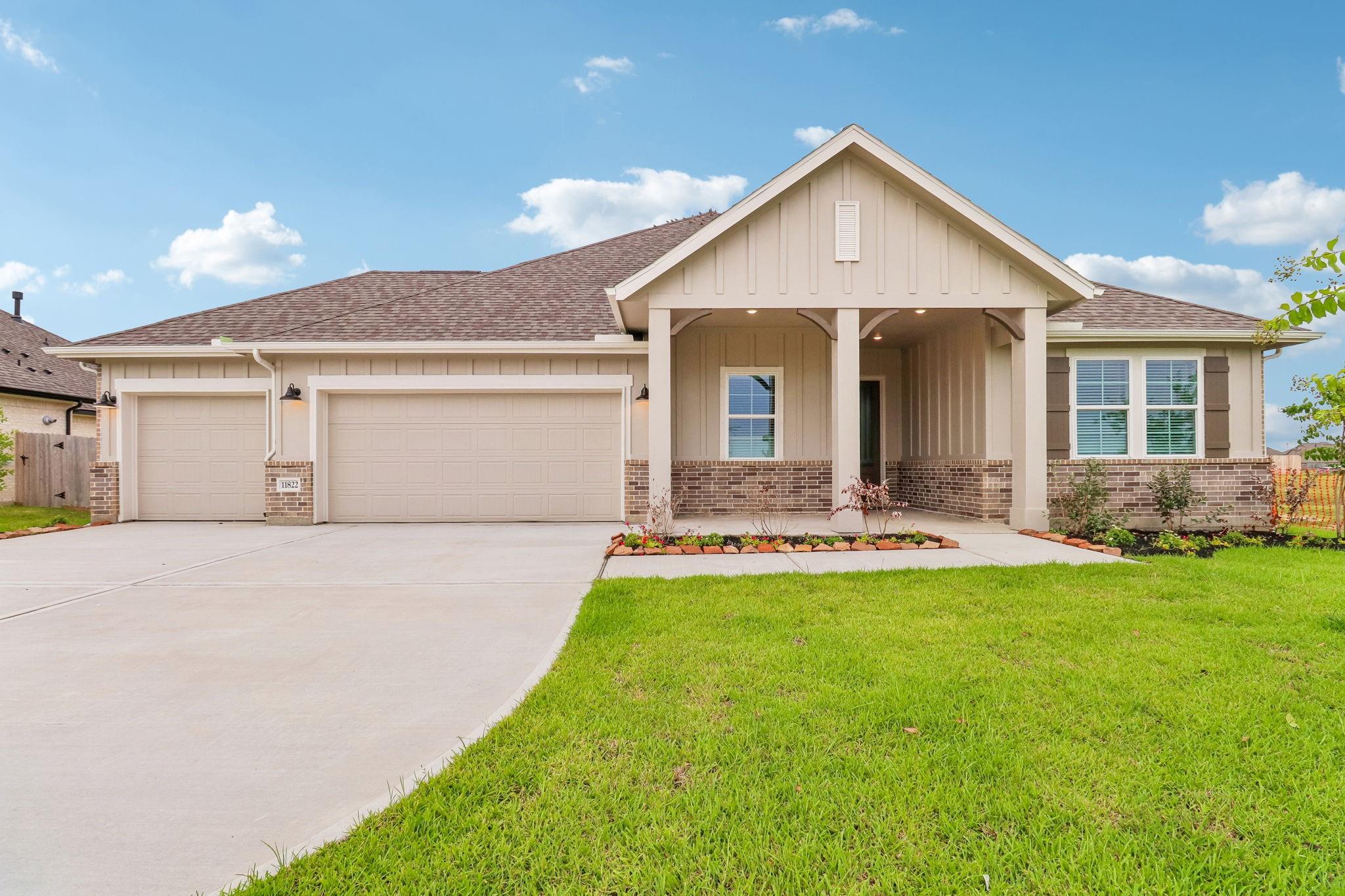 11822 Old Fashion Circle Property Photo 2