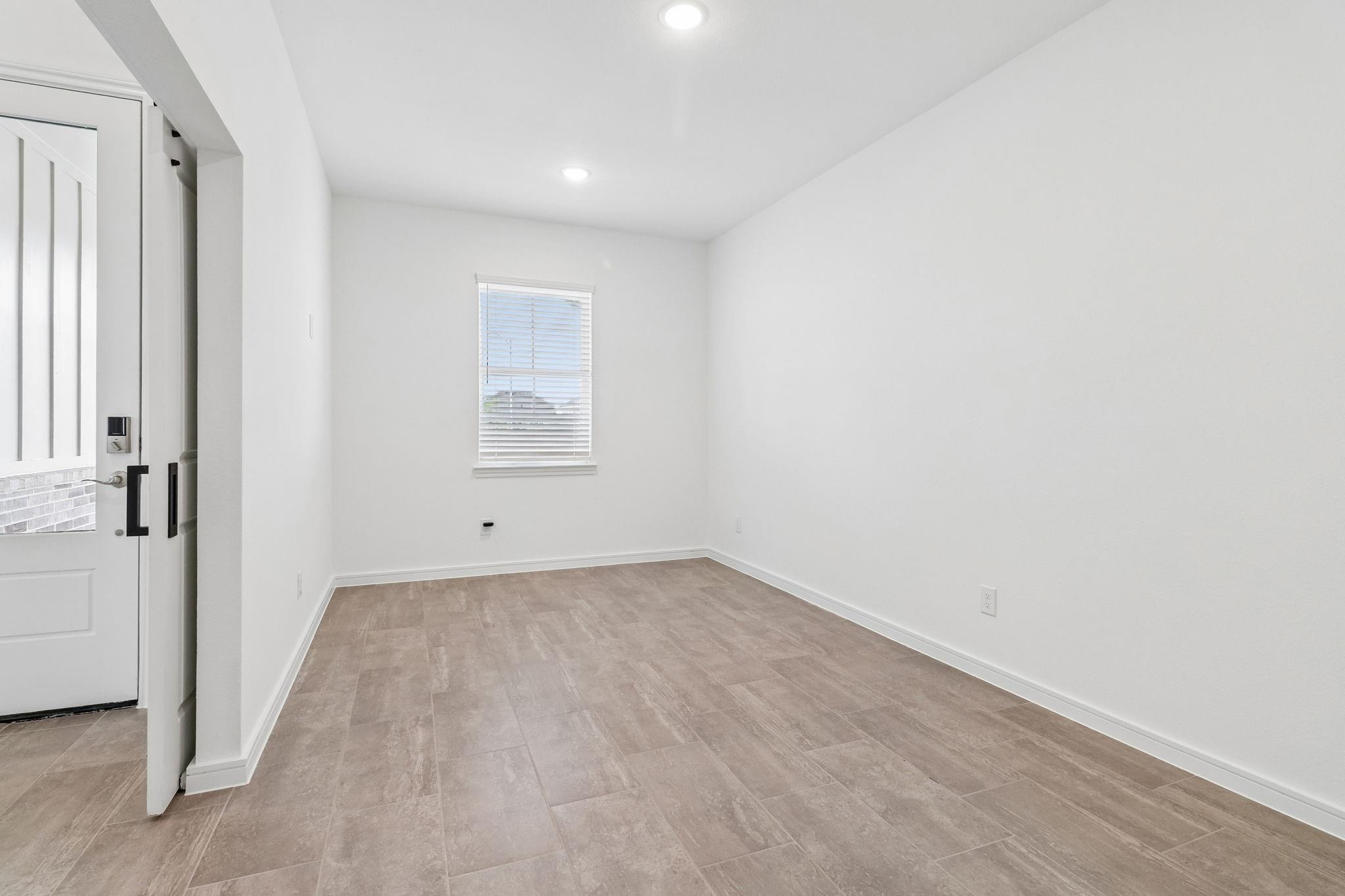11822 Old Fashion Circle Property Photo 4
