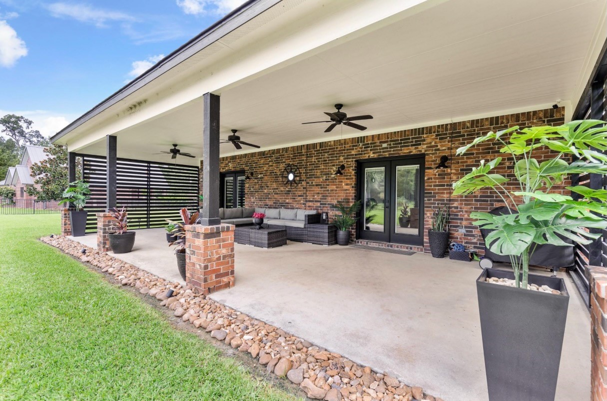 26807 Eagles Landing Property Photo 2