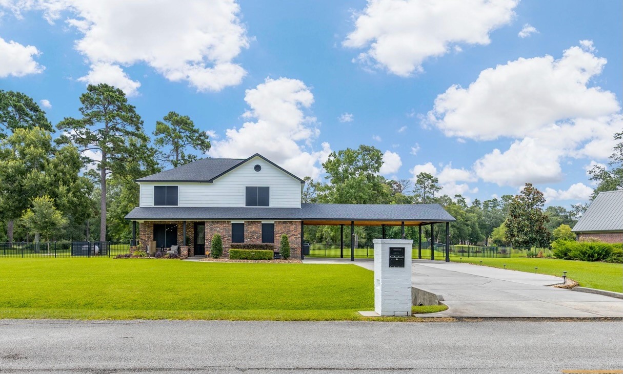 26807 Eagles Landing Property Photo 3