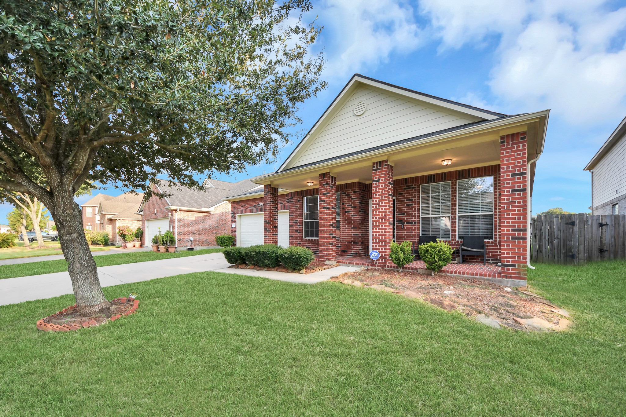 4118 Ferro Street Property Photo 6