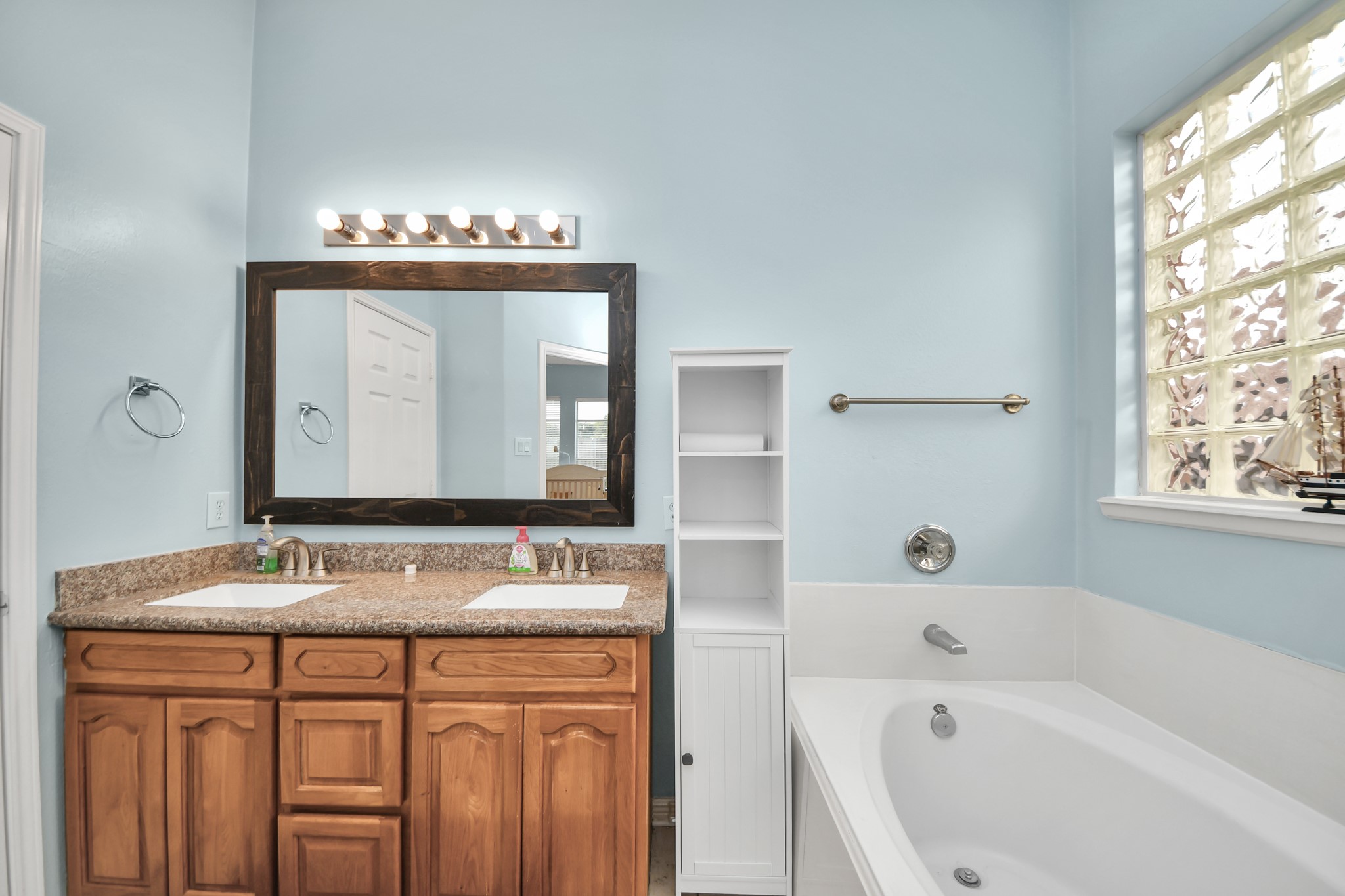 4118 Ferro Street Property Photo 29