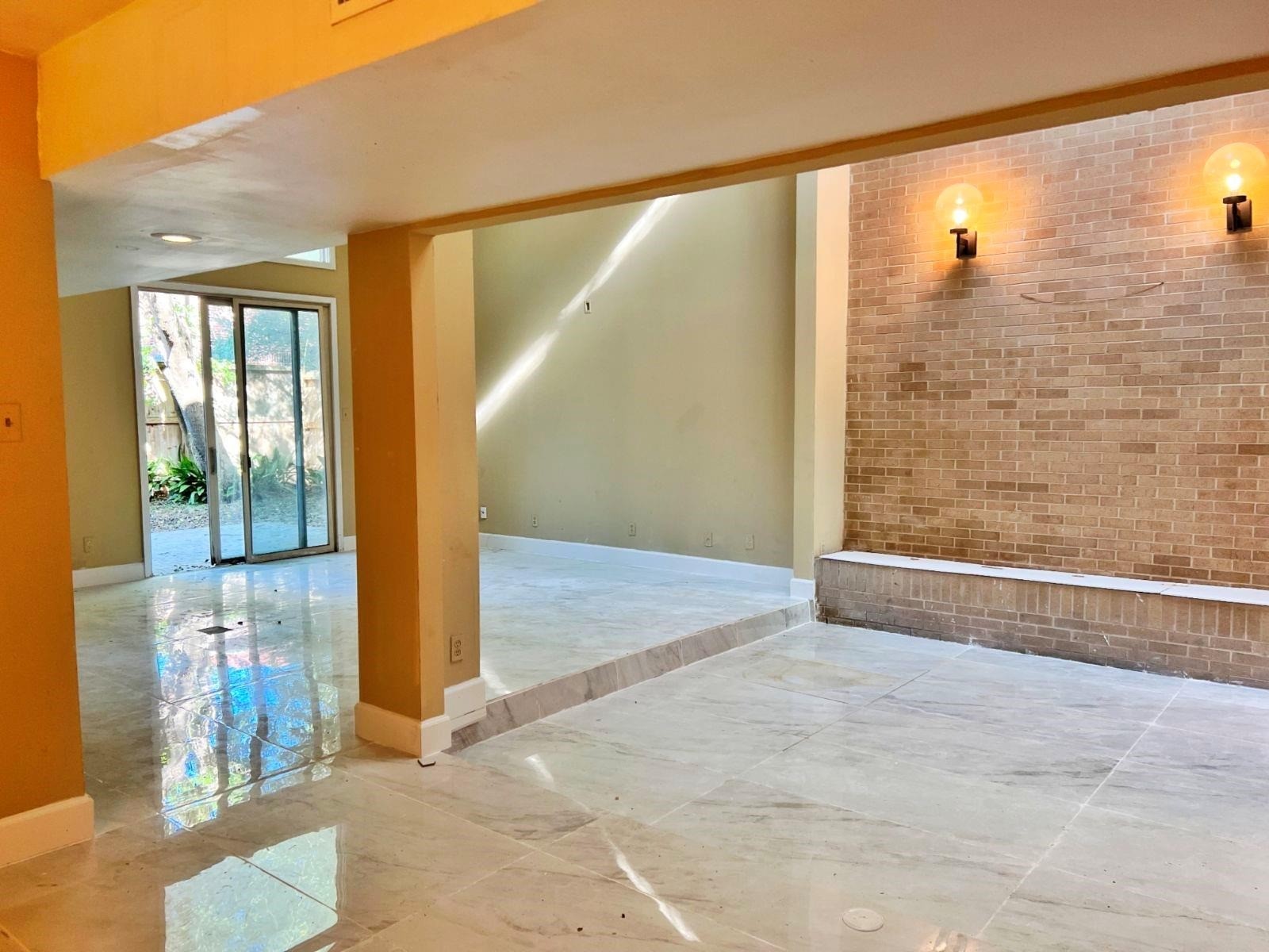 4560 Bellaire Boulevard Property Photo 4