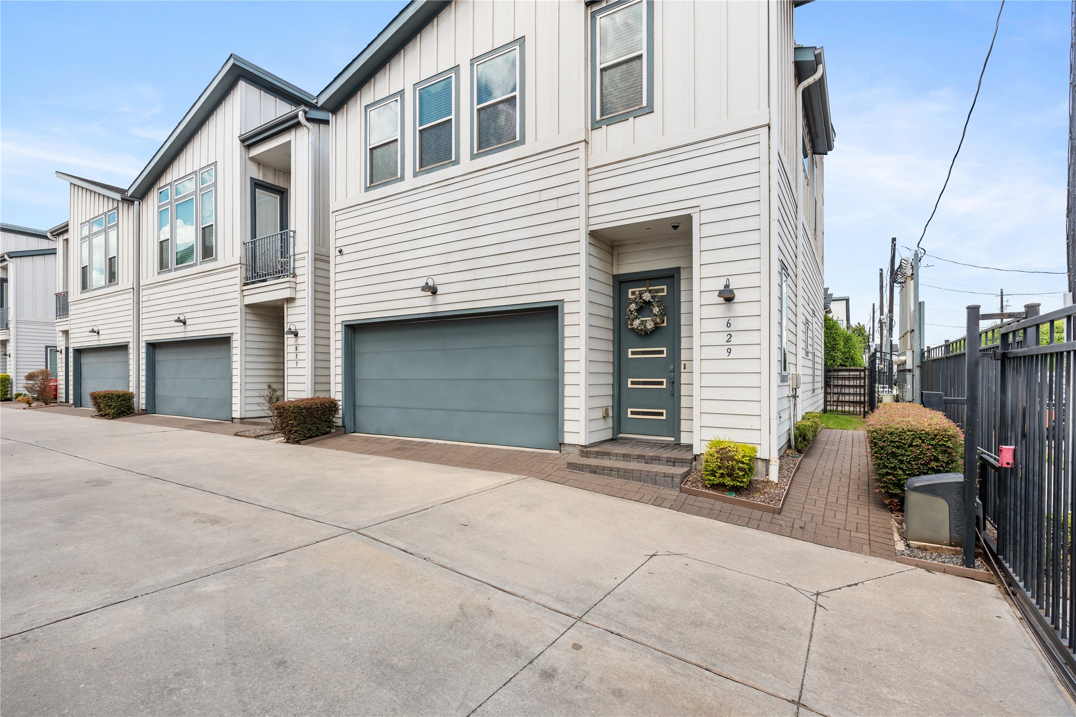 629 Press Street Property Photo 1