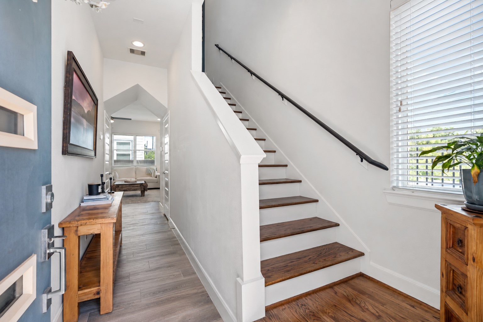 629 Press Street Property Photo 3