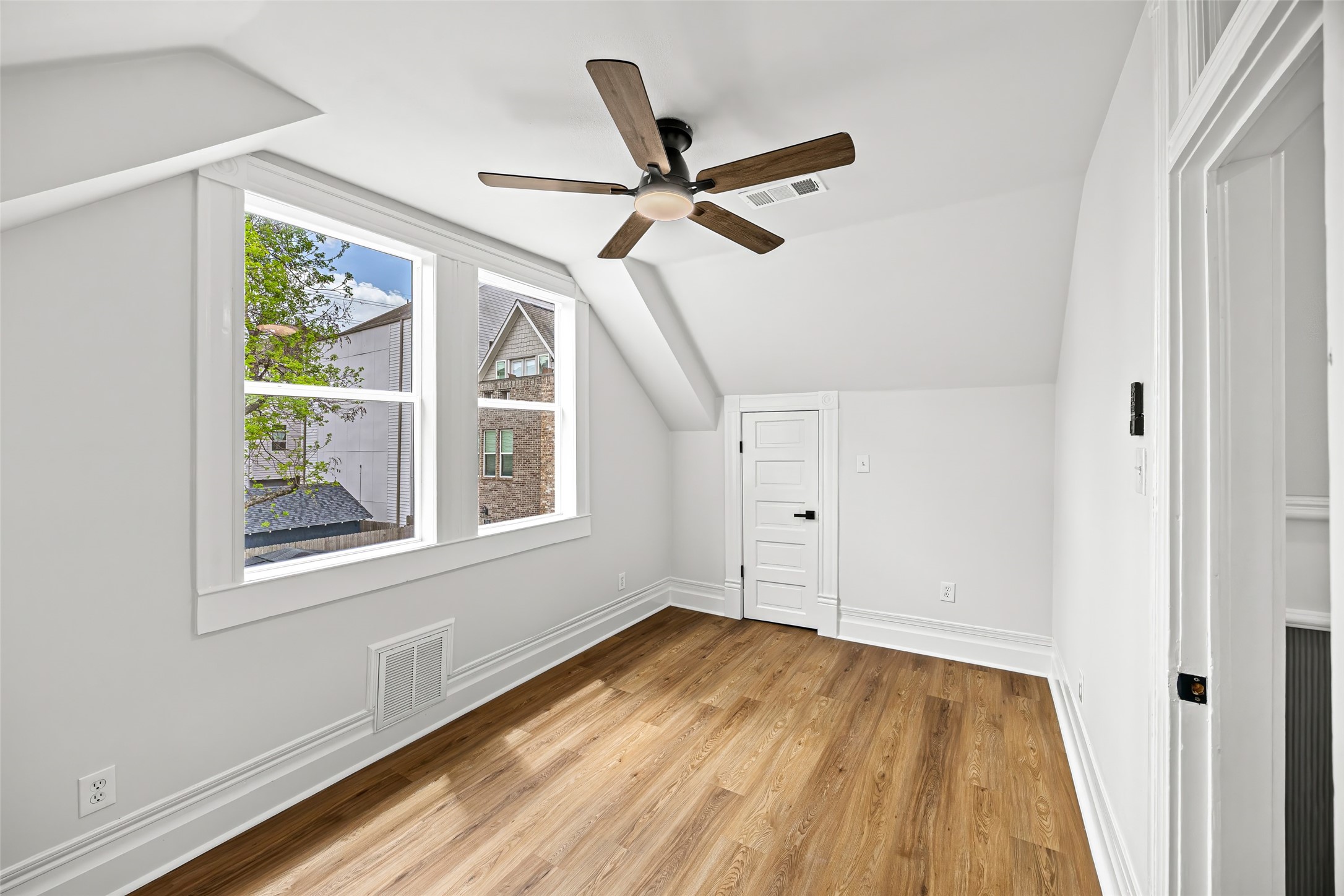 1705 Ovid Street Property Photo 24